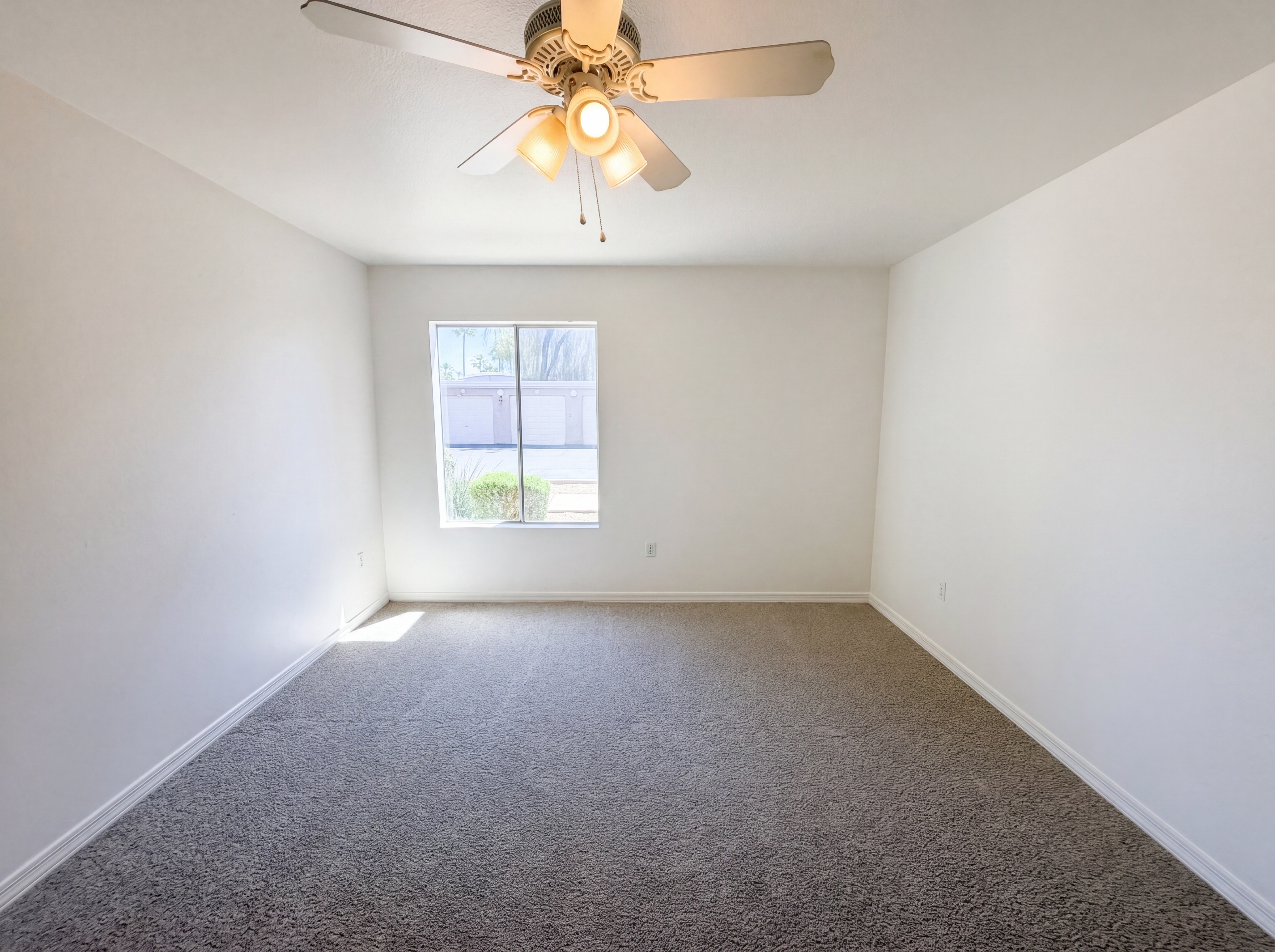 Photo 4 of 19 of 17017 N 12th St, Phoenix, AZ