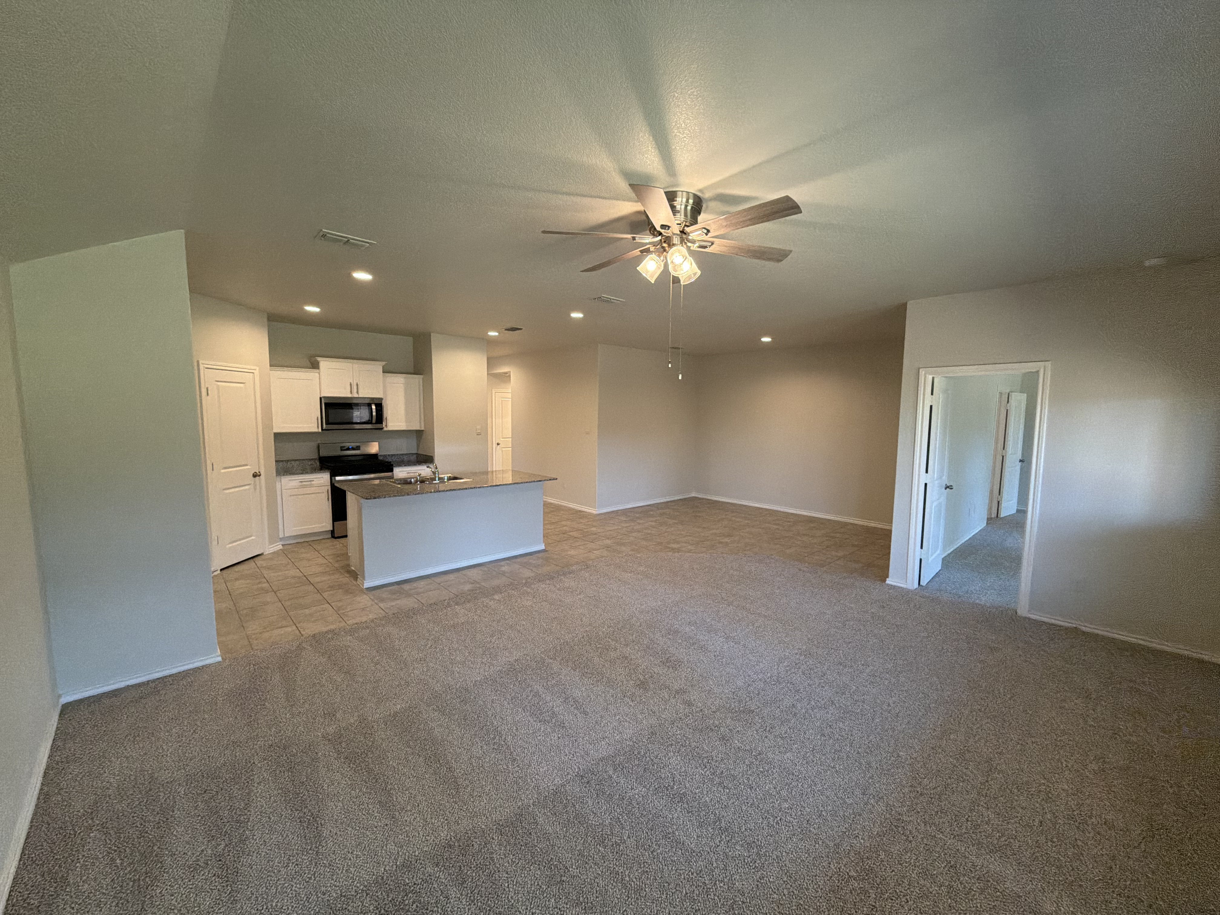 Photo 3 of 27 of 517 Bronze Cir W, Springtown, TX