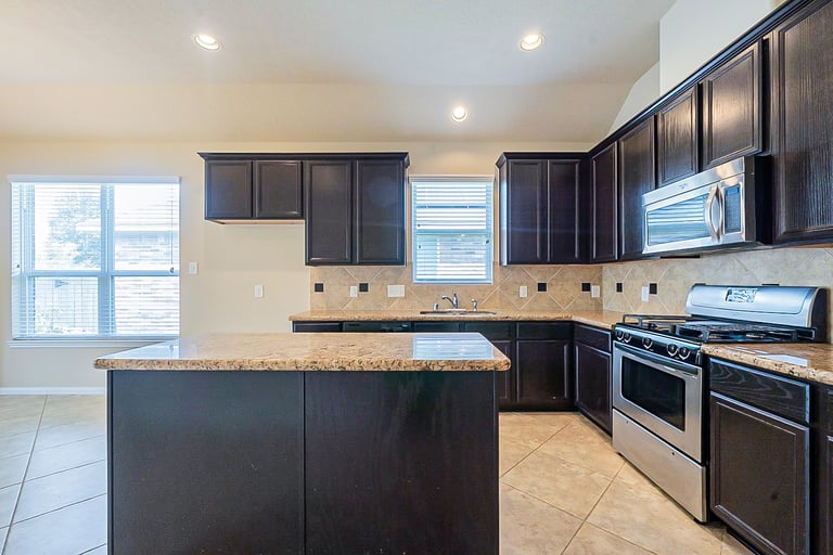 Photo 4 of 24 - 24627 Colonial Maple Dr, Katy, TX 77493