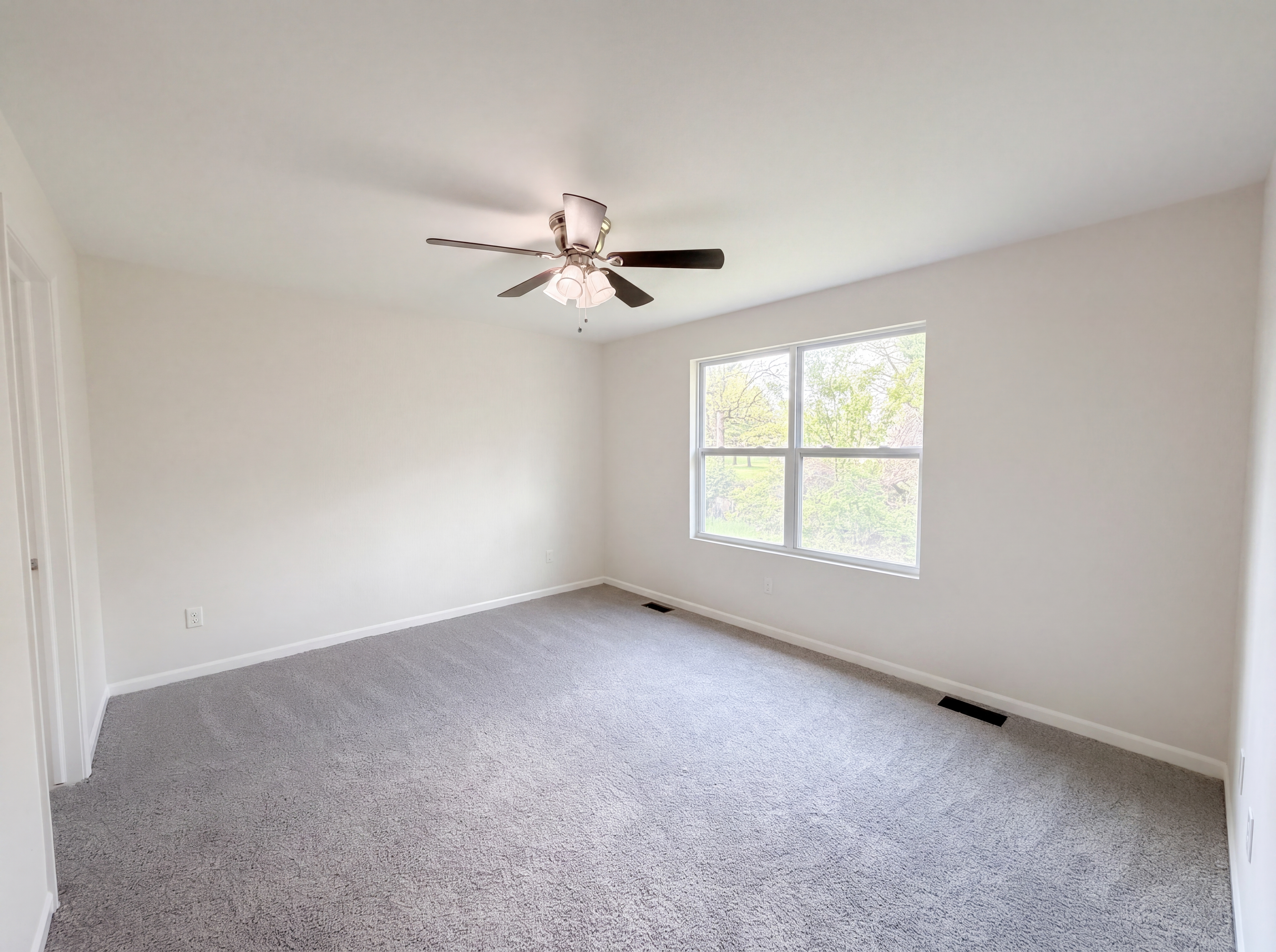 Photo 14 of 21 of 5988 Treetops Dr, Romulus, MI