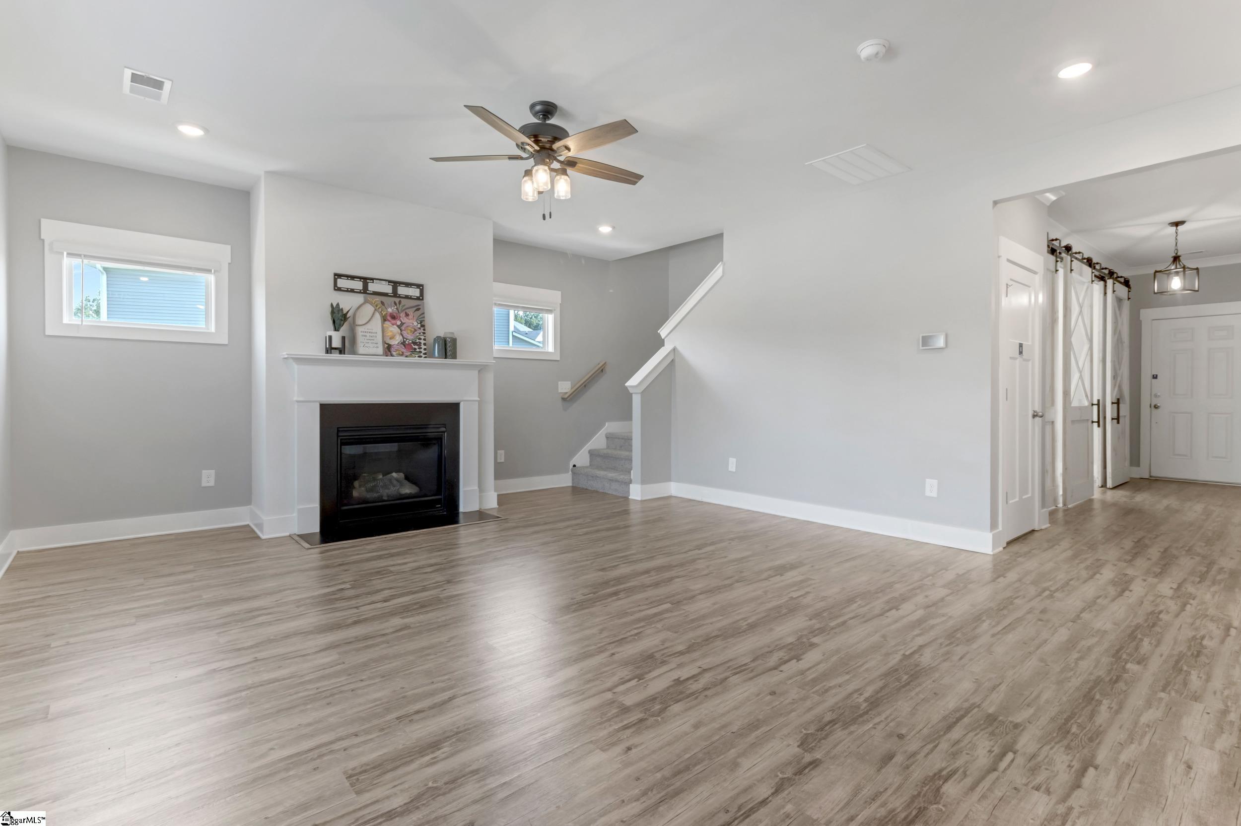 Photo 9 of 53 of 315 Pewter Cir, Simpsonville, SC