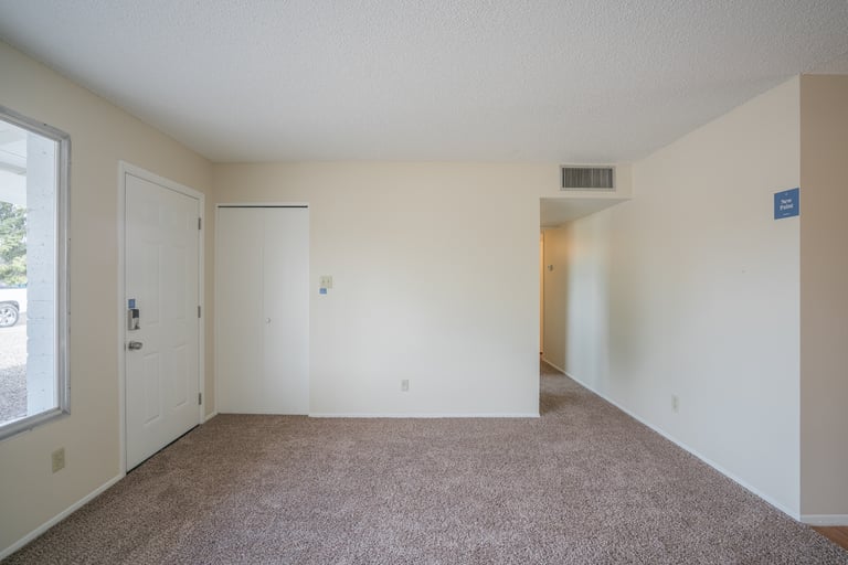 Photo 9 of 26 - 2239 W Laurel Ln, Phoenix, AZ 85029