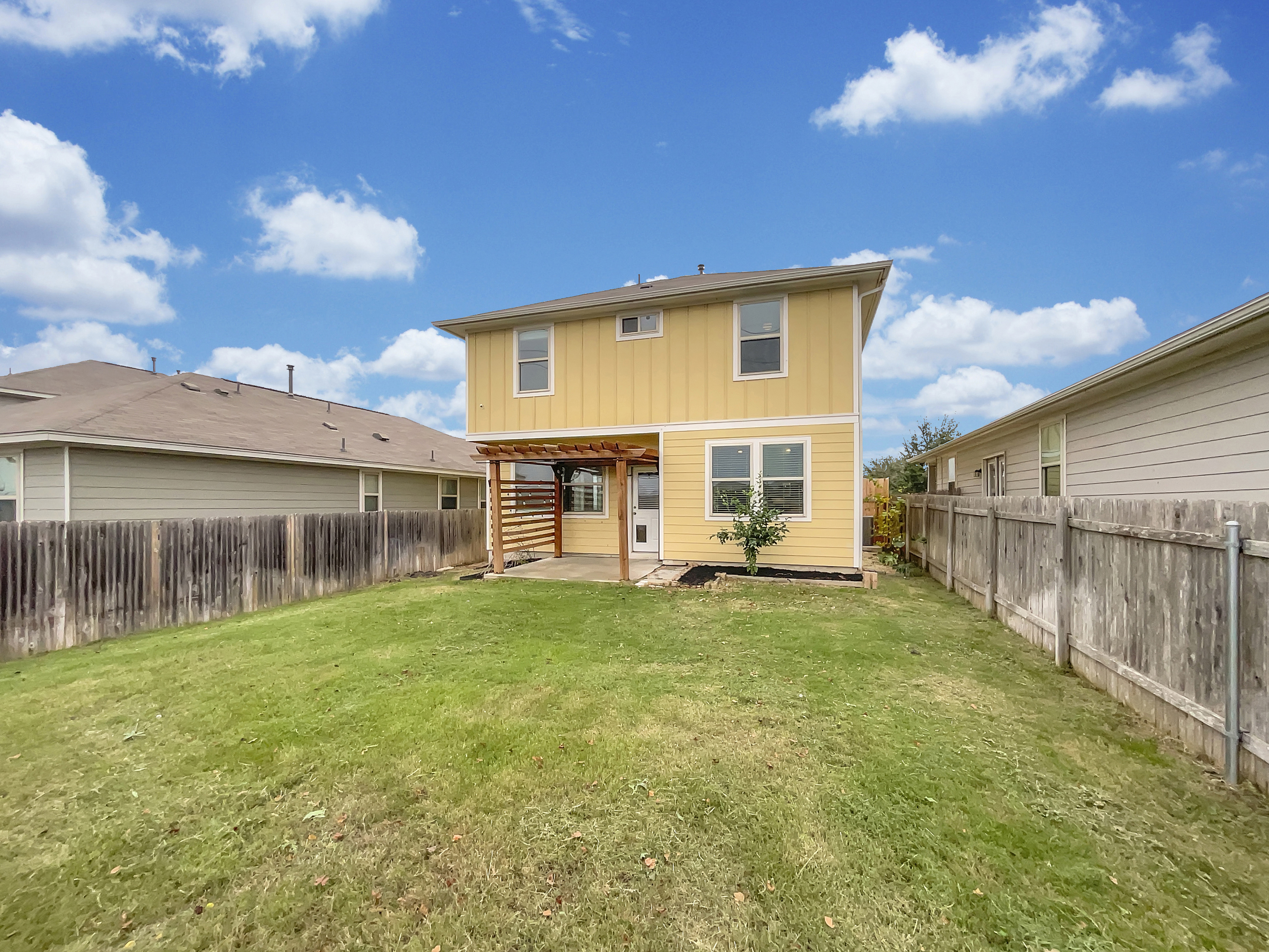 Photo 29 of 34 of 717 Twisted Oaks Ln, Buda, TX