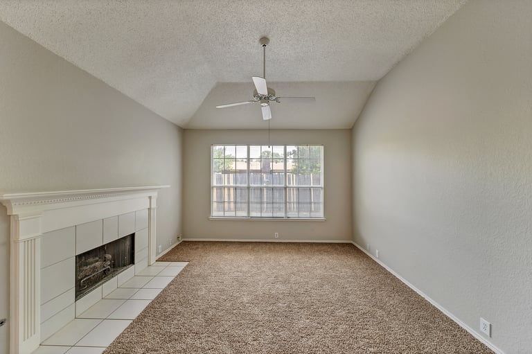 Photo 11 of 29 - 4719 Lennon Ave, Arlington, TX 76016