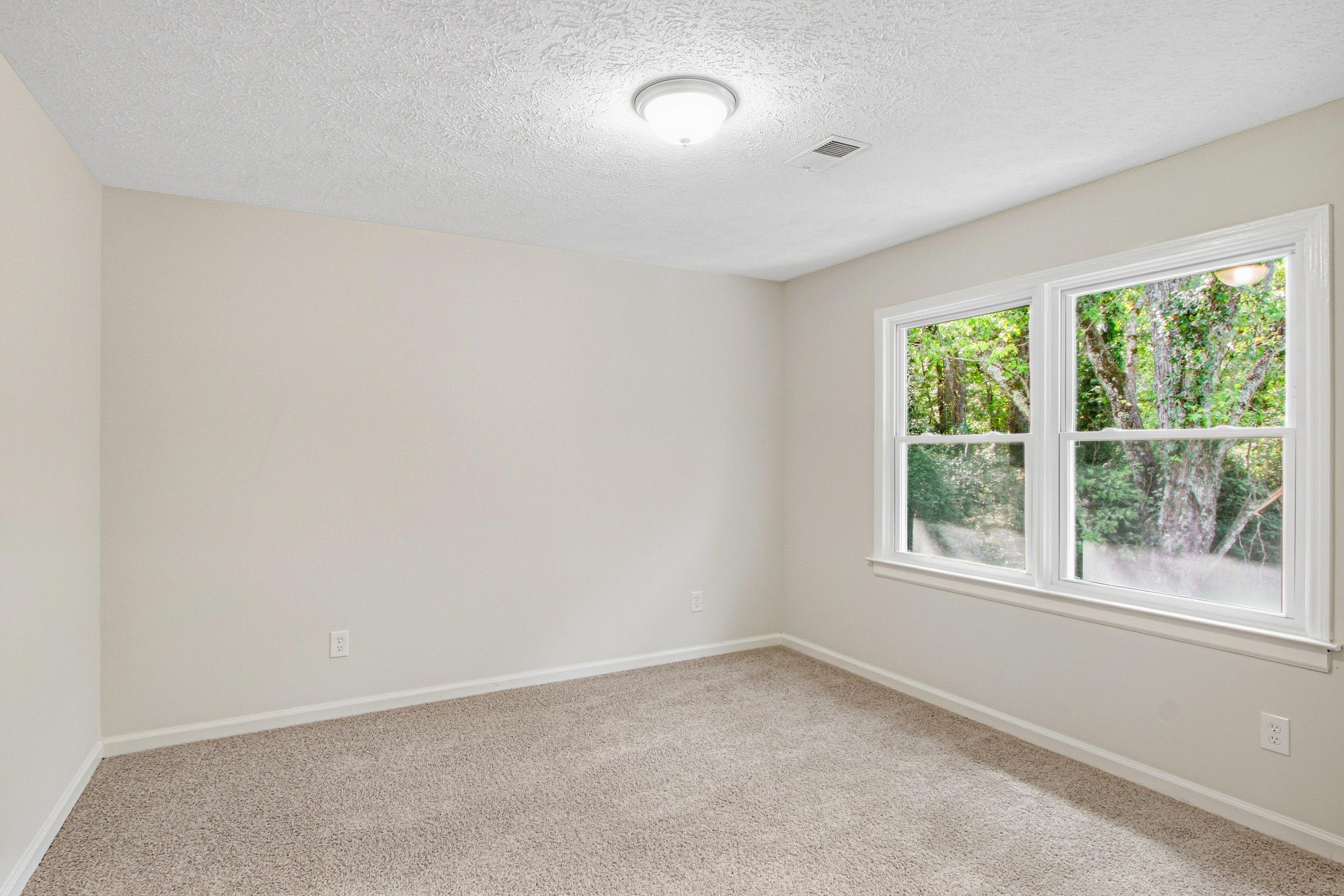 Photo 25 of 45 of 2215 Angela Dr SW, Lilburn, GA