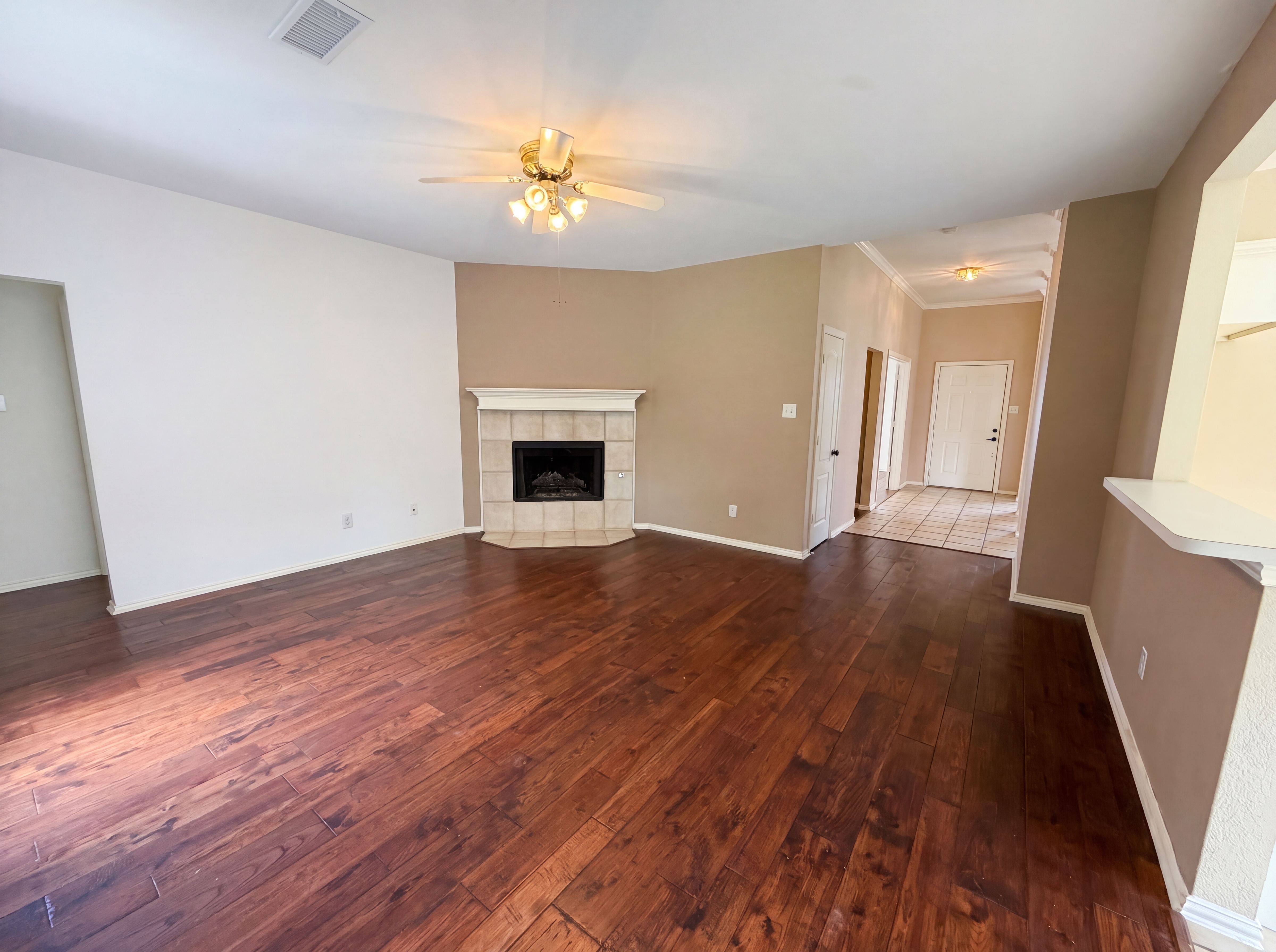 Photo 3 of 19 of 525 Hidden Oak Ln, Rockwall, TX