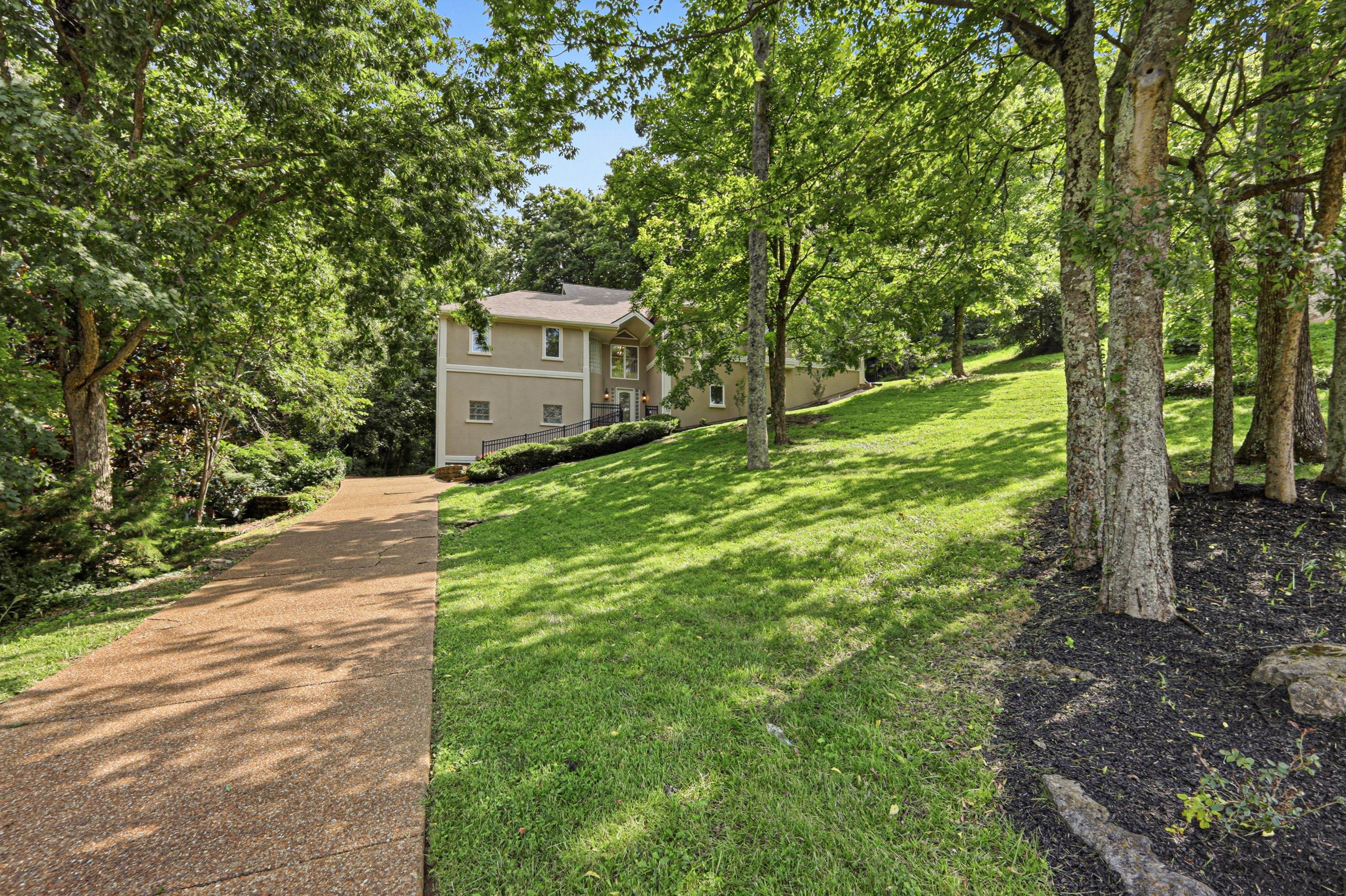Photo 38 of 84 of 7030 Willowick Dr, Brentwood, TN