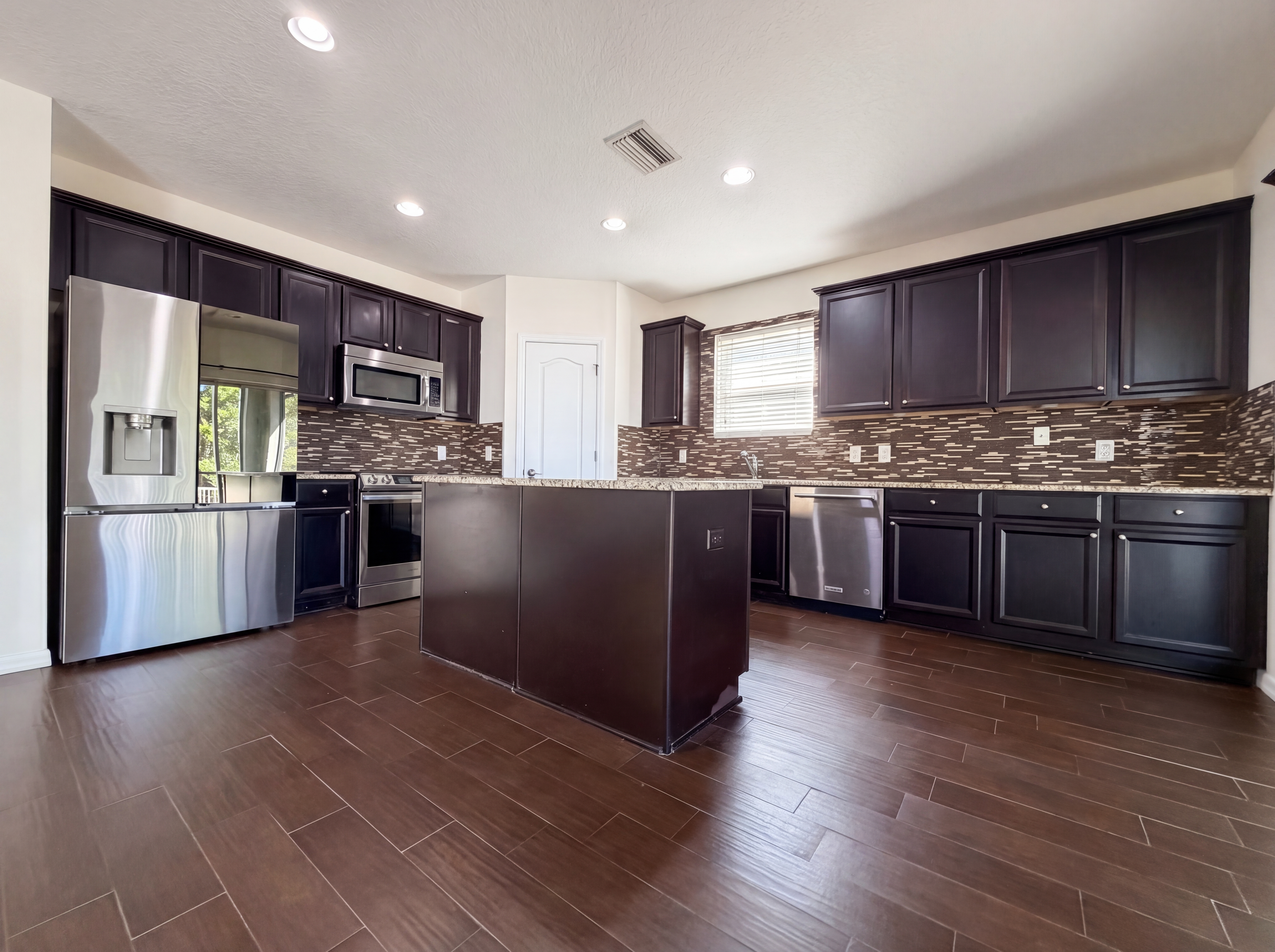Photo 2 of 36 of 12437 Field Point Way, Spring Hill, FL
