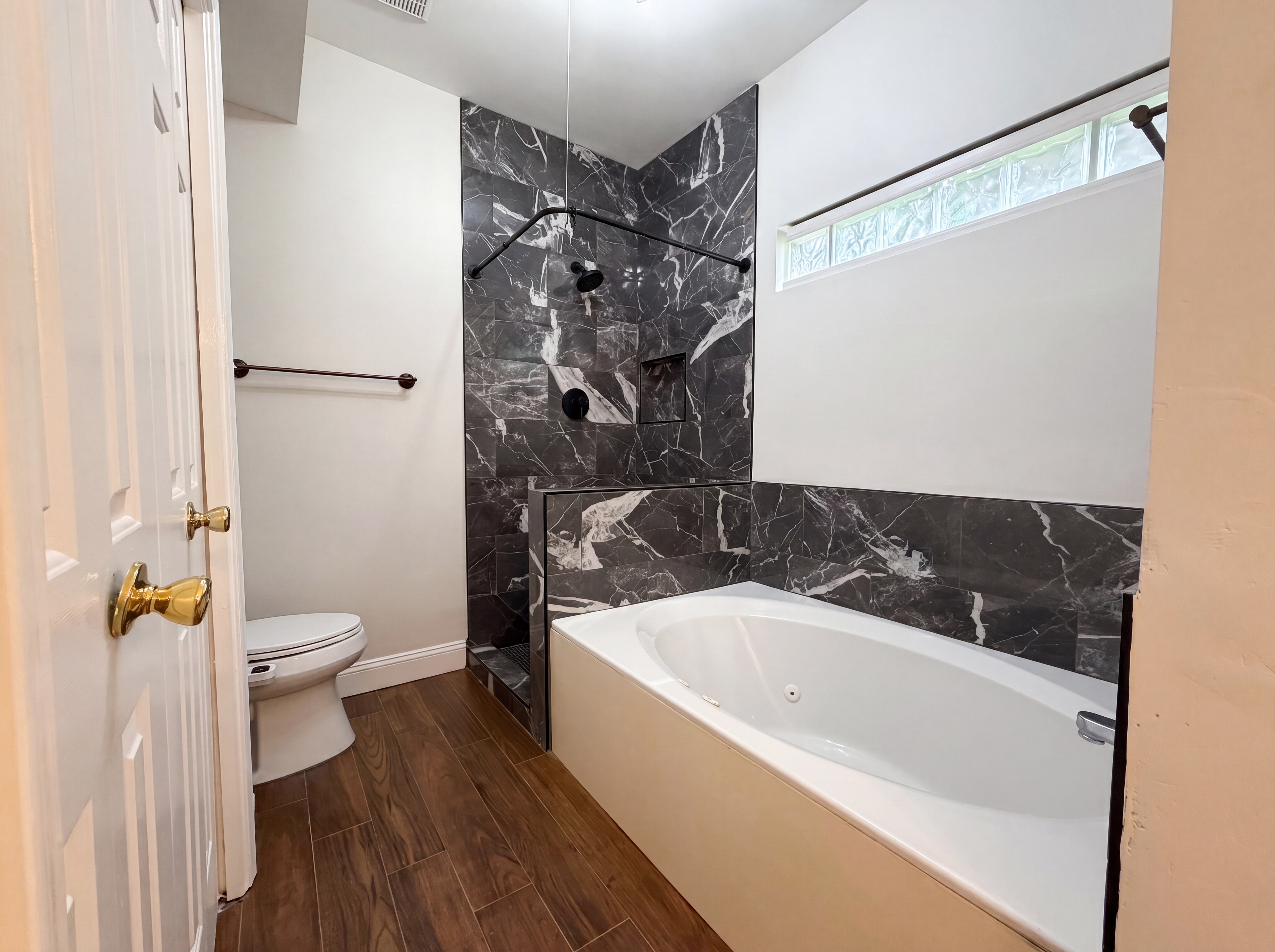 Photo 10 of 24 of 1900 Stone Brook Ln, Birmingham, AL