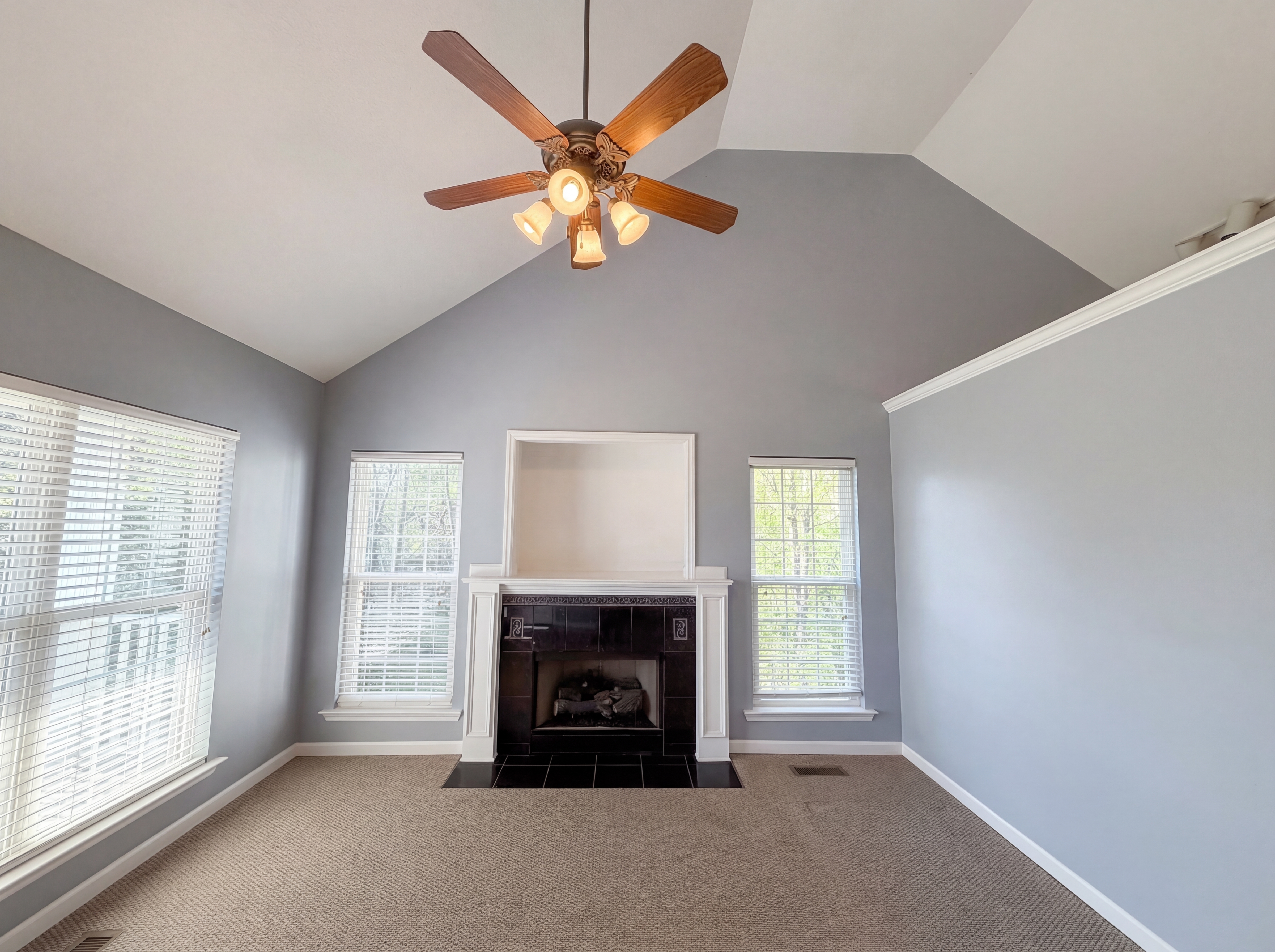 Photo 3 of 24 of 6937 Bucksland Dr, Ooltewah, TN