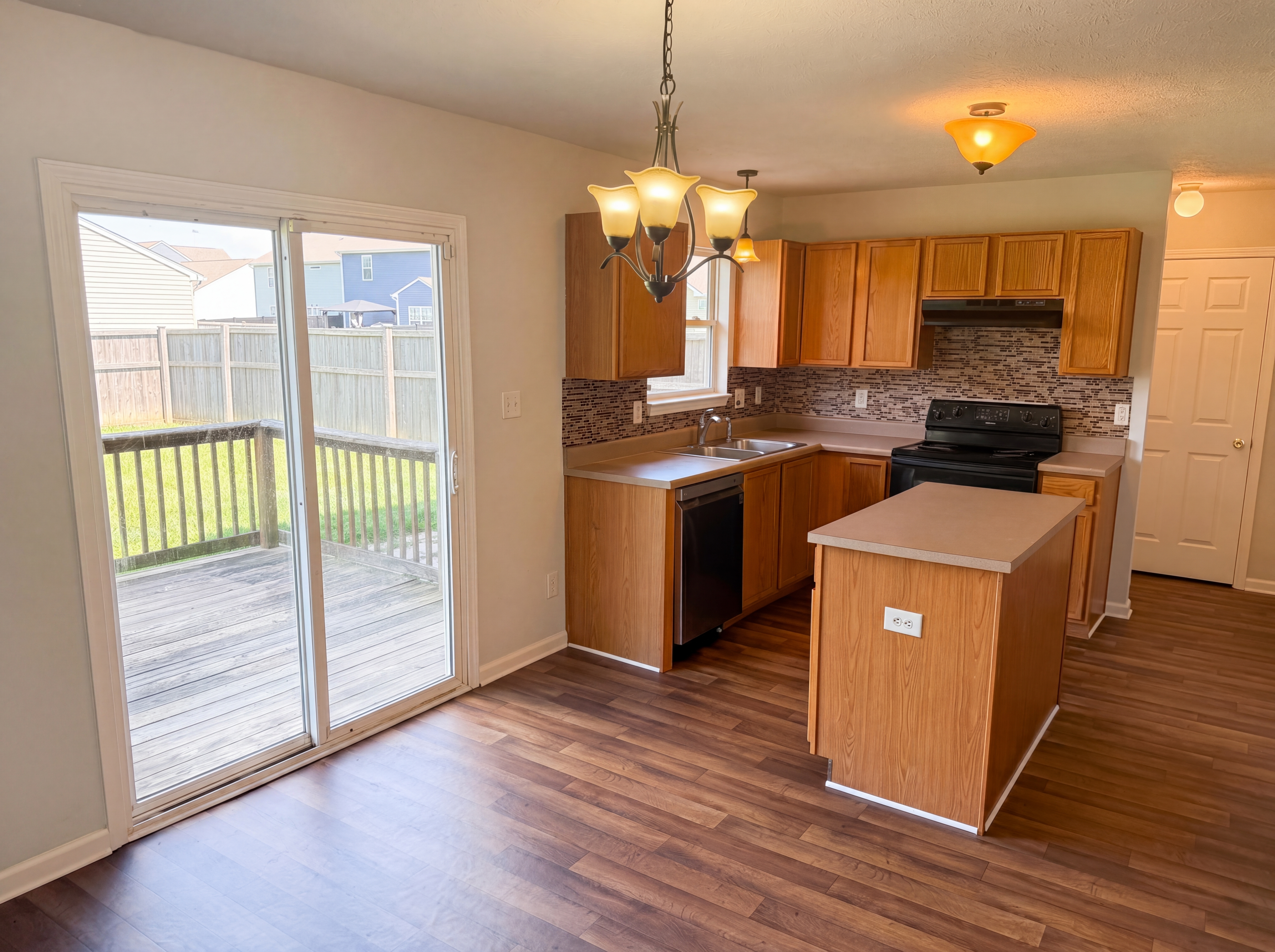 Photo 2 of 22 of 4322 Rhapsody Ln, Indianapolis, IN