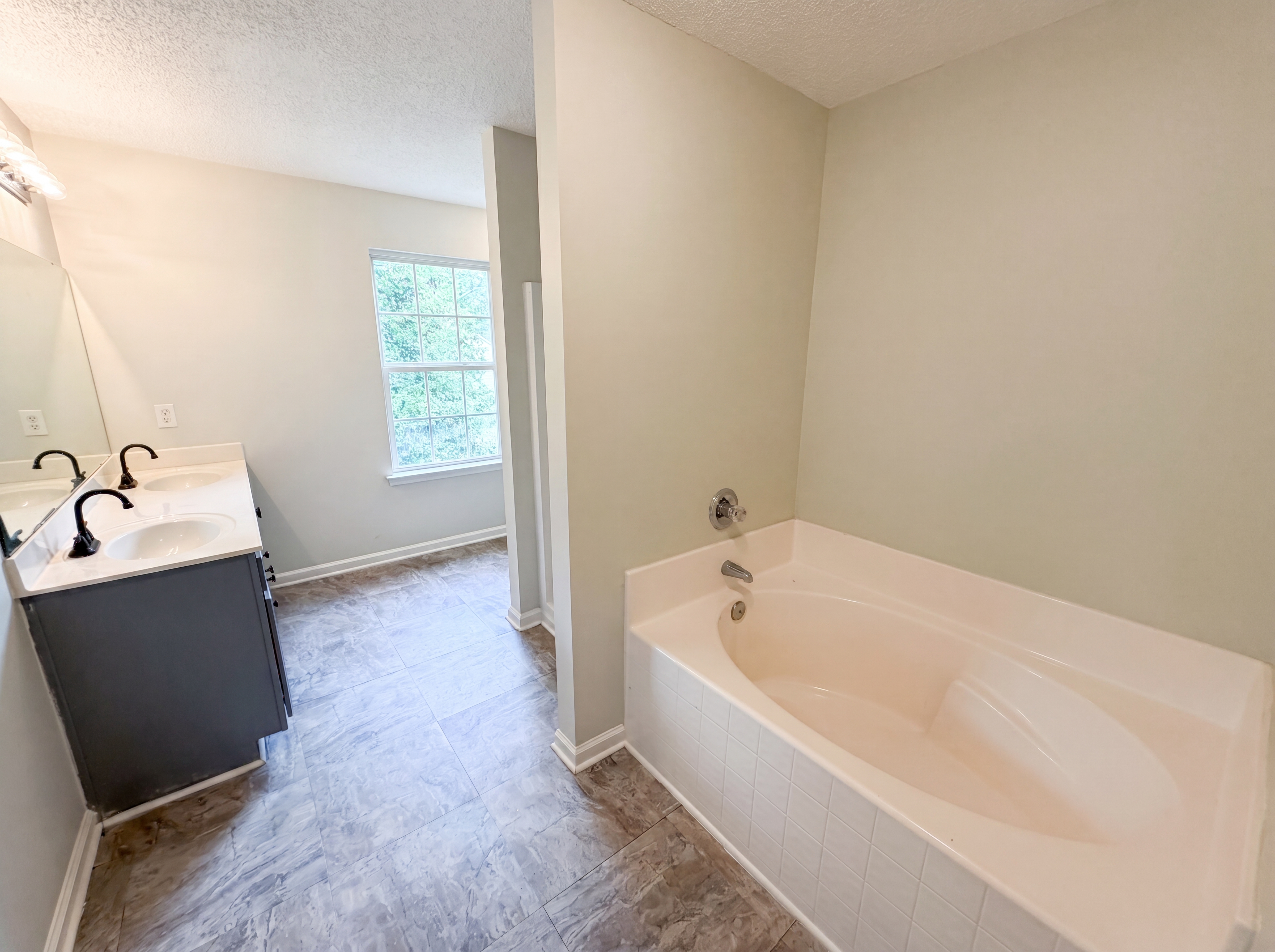 Photo 16 of 23 of 149 Smallwood Dr, Chapin, SC