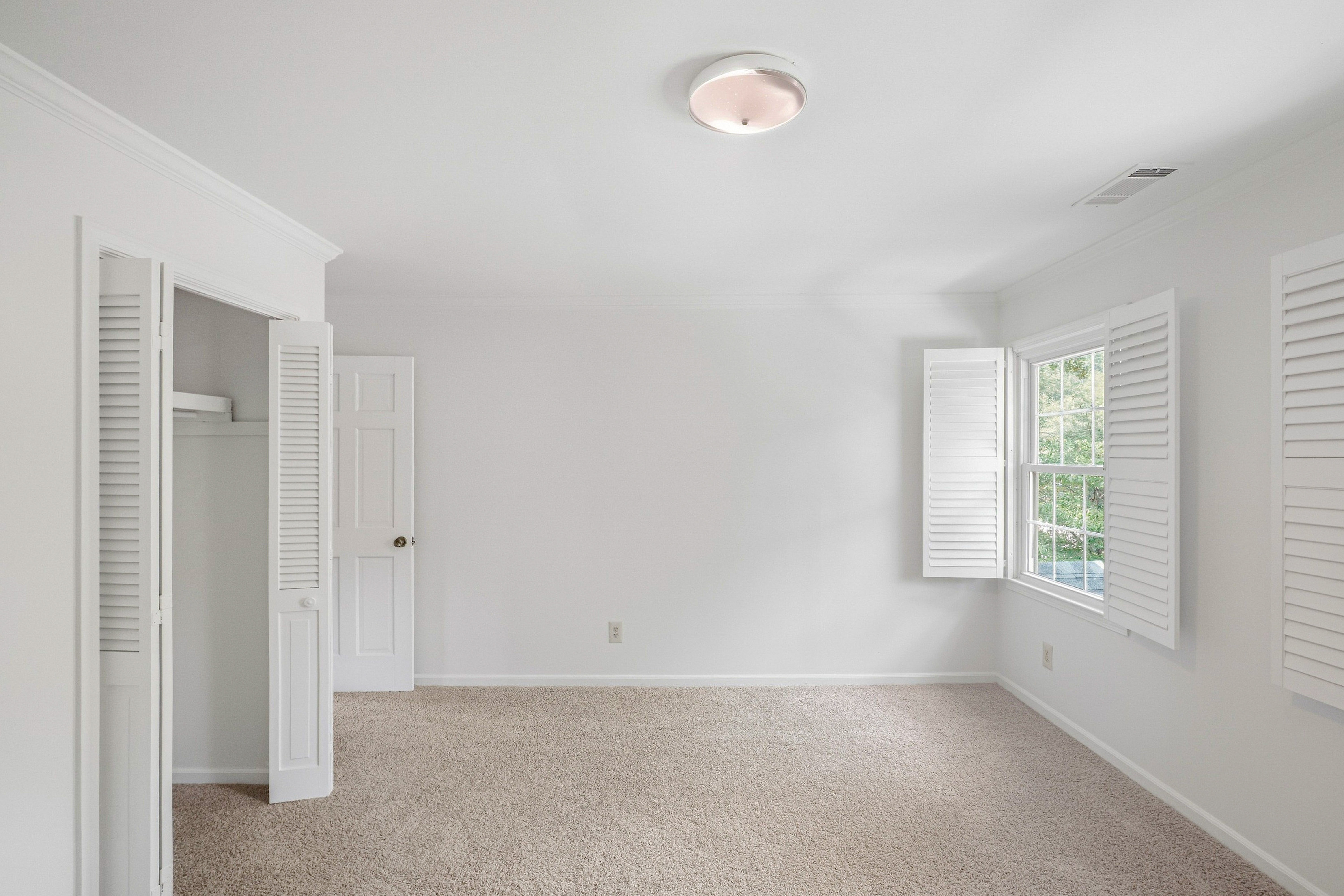 Photo 14 of 33 of 1127 Aurora Ct, Atlanta, GA