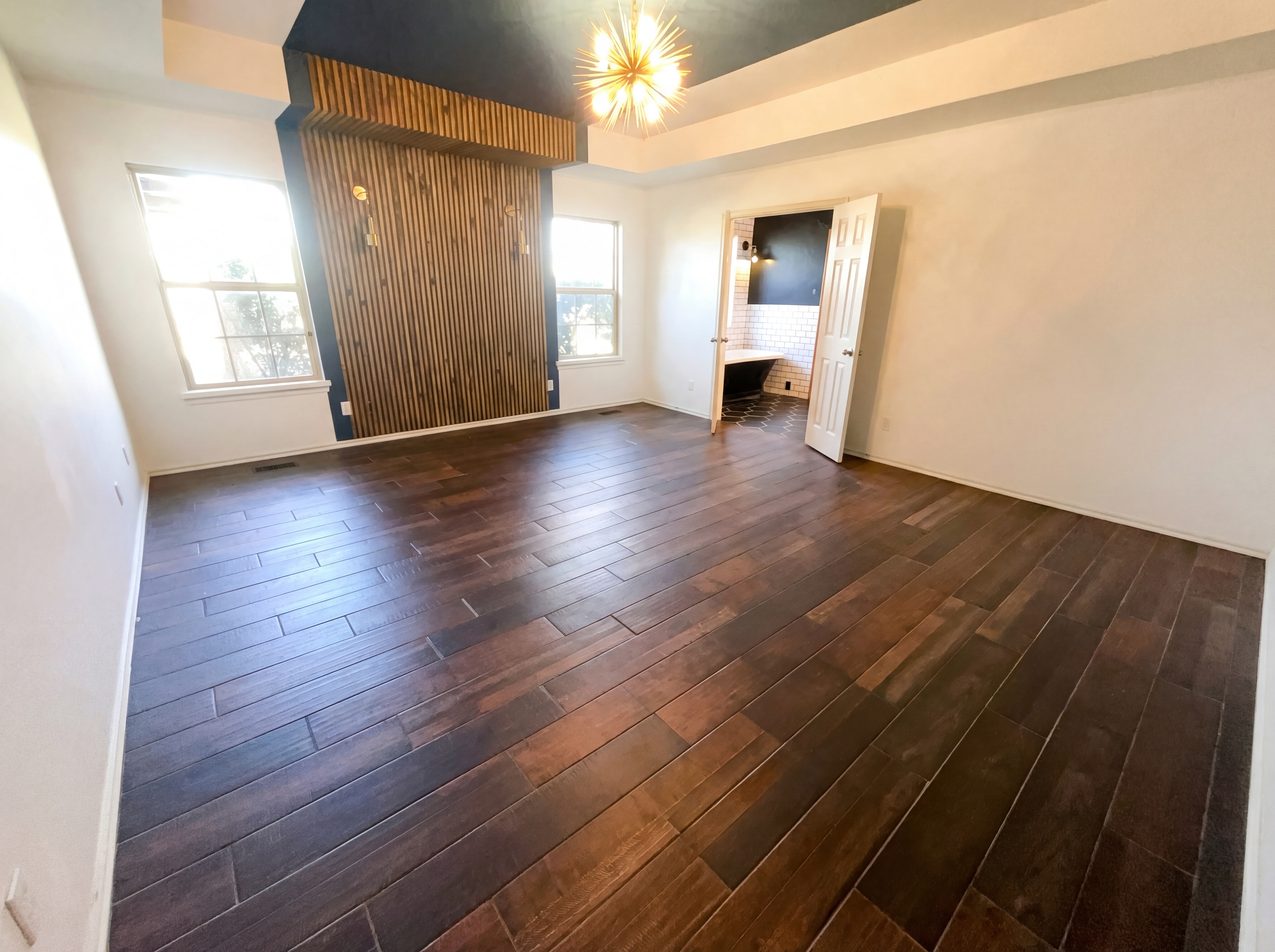 Photo 13 of 18 of 4221 Darril Rd, Edmond, OK