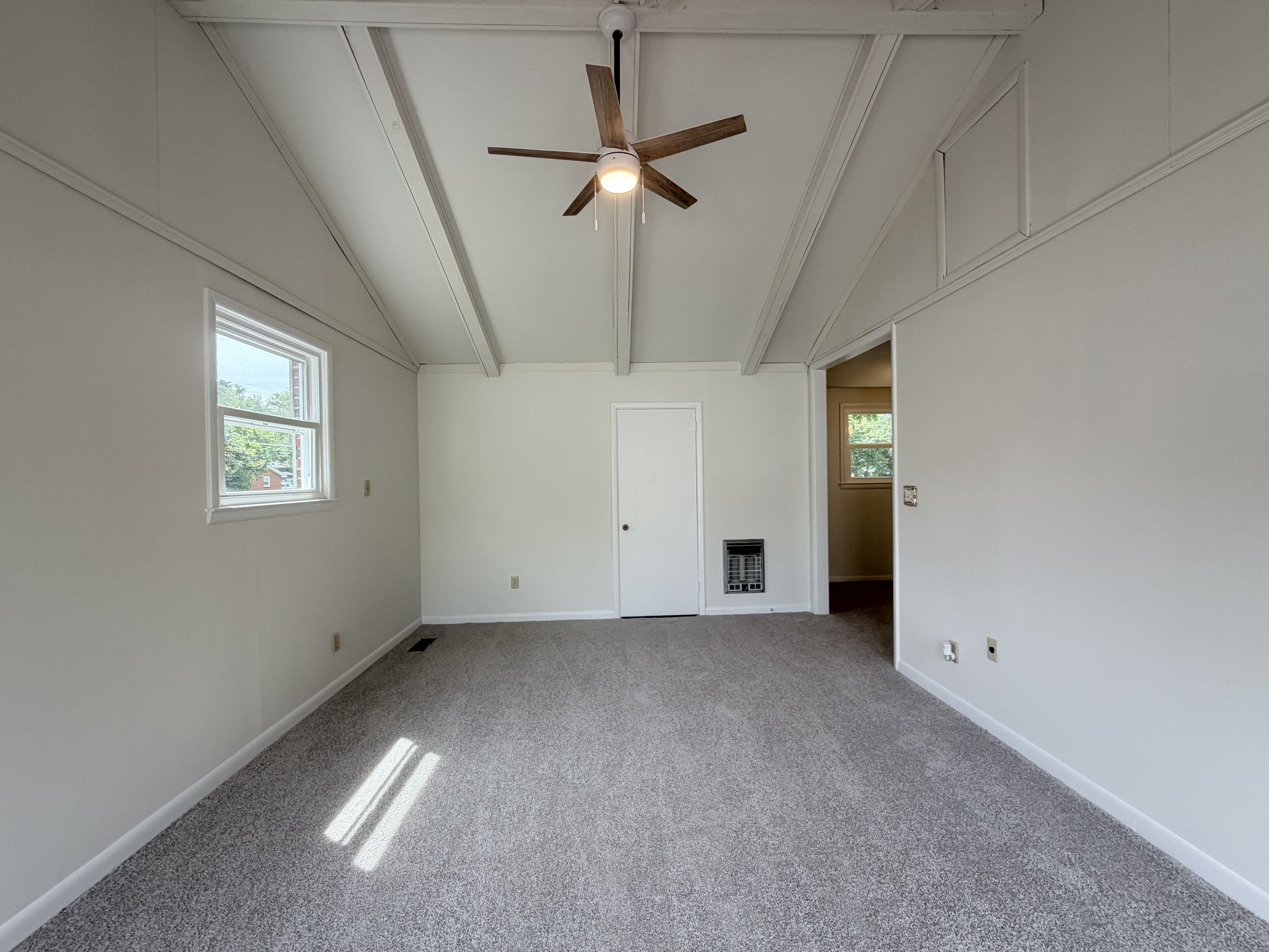 Photo 11 of 26 of 313 Lafayette Rd, Clarksville, TN