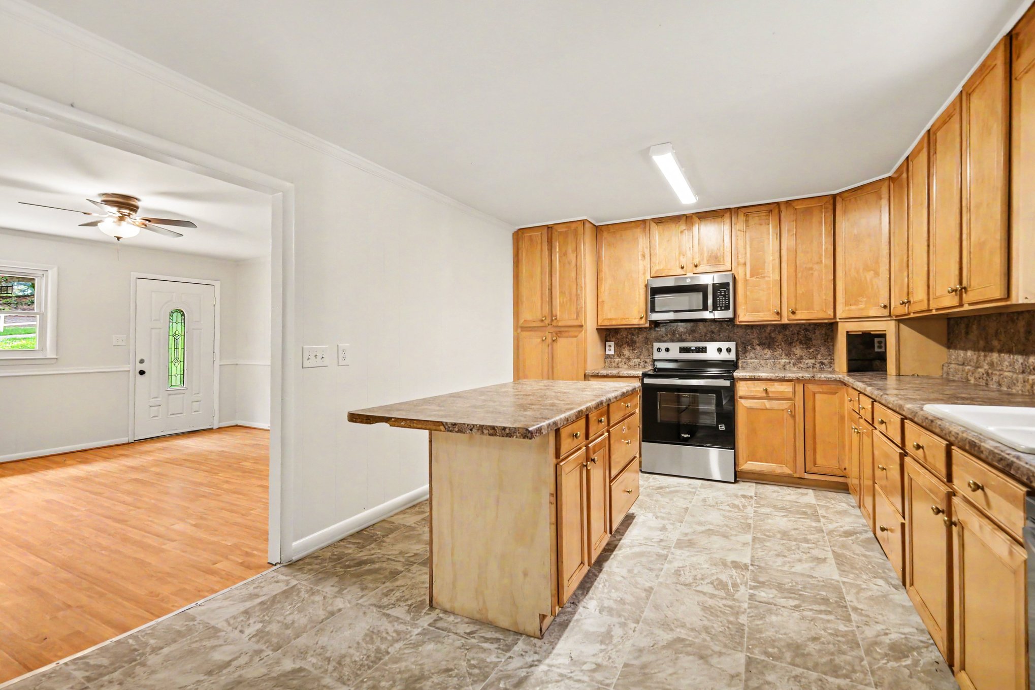 Photo 6 of 21 of 6338 Fairlane St, Hickory, NC