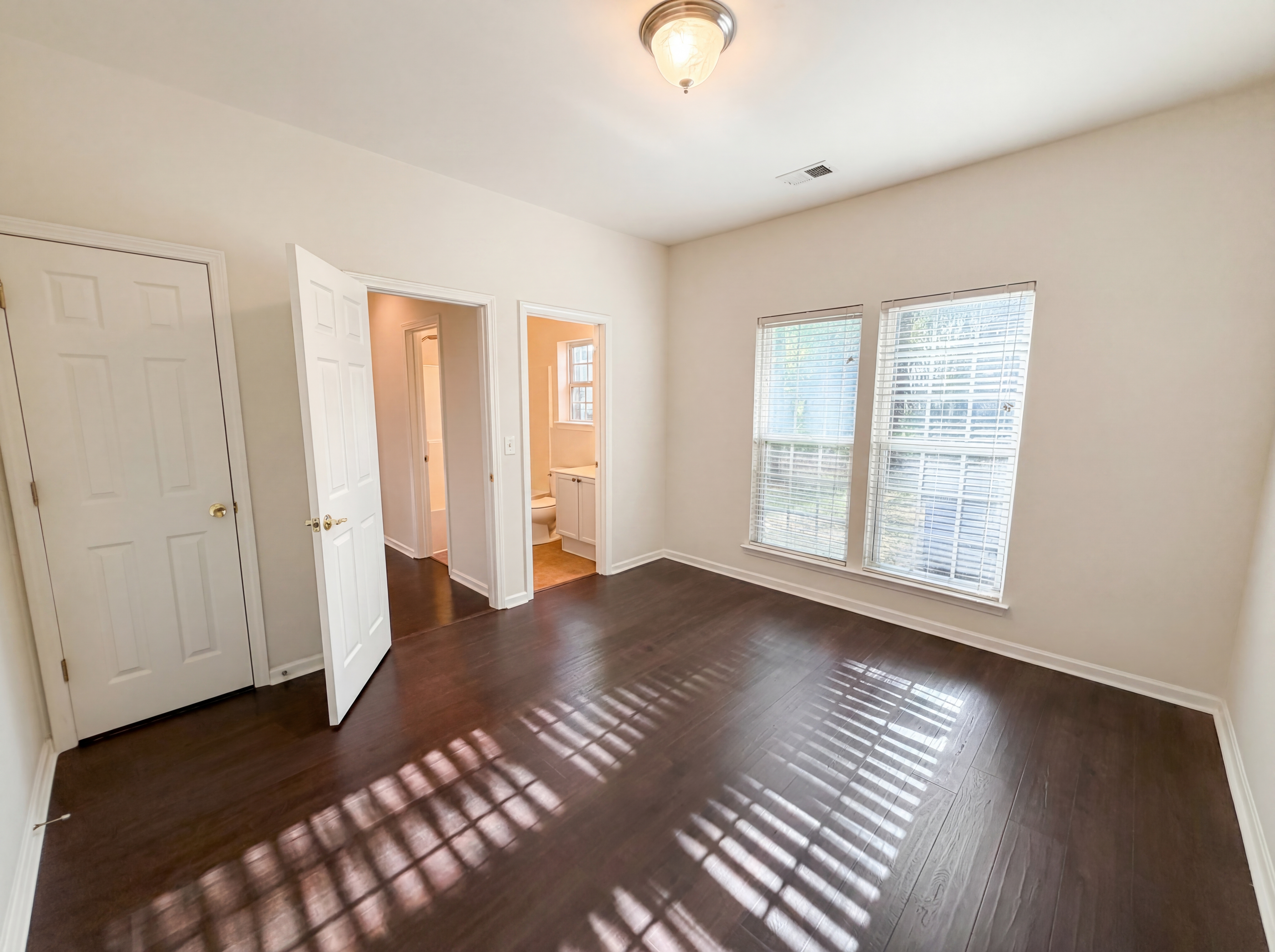 Photo 13 of 27 of 8692 Hickory Creek Ct, North Charleston, SC
