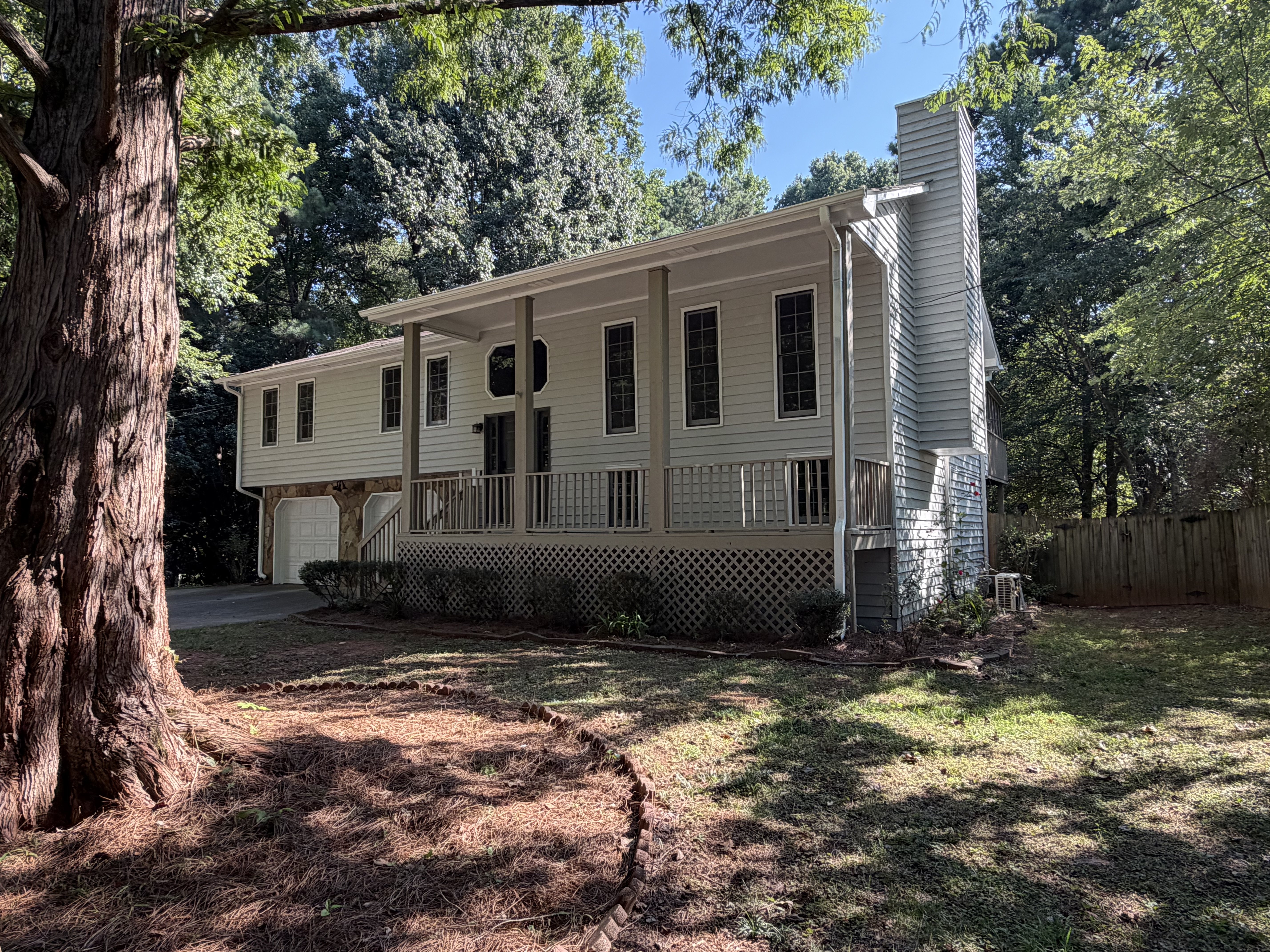 Photo 29 of 35 of 1825 Marsh Creek Dr, Lawrenceville, GA