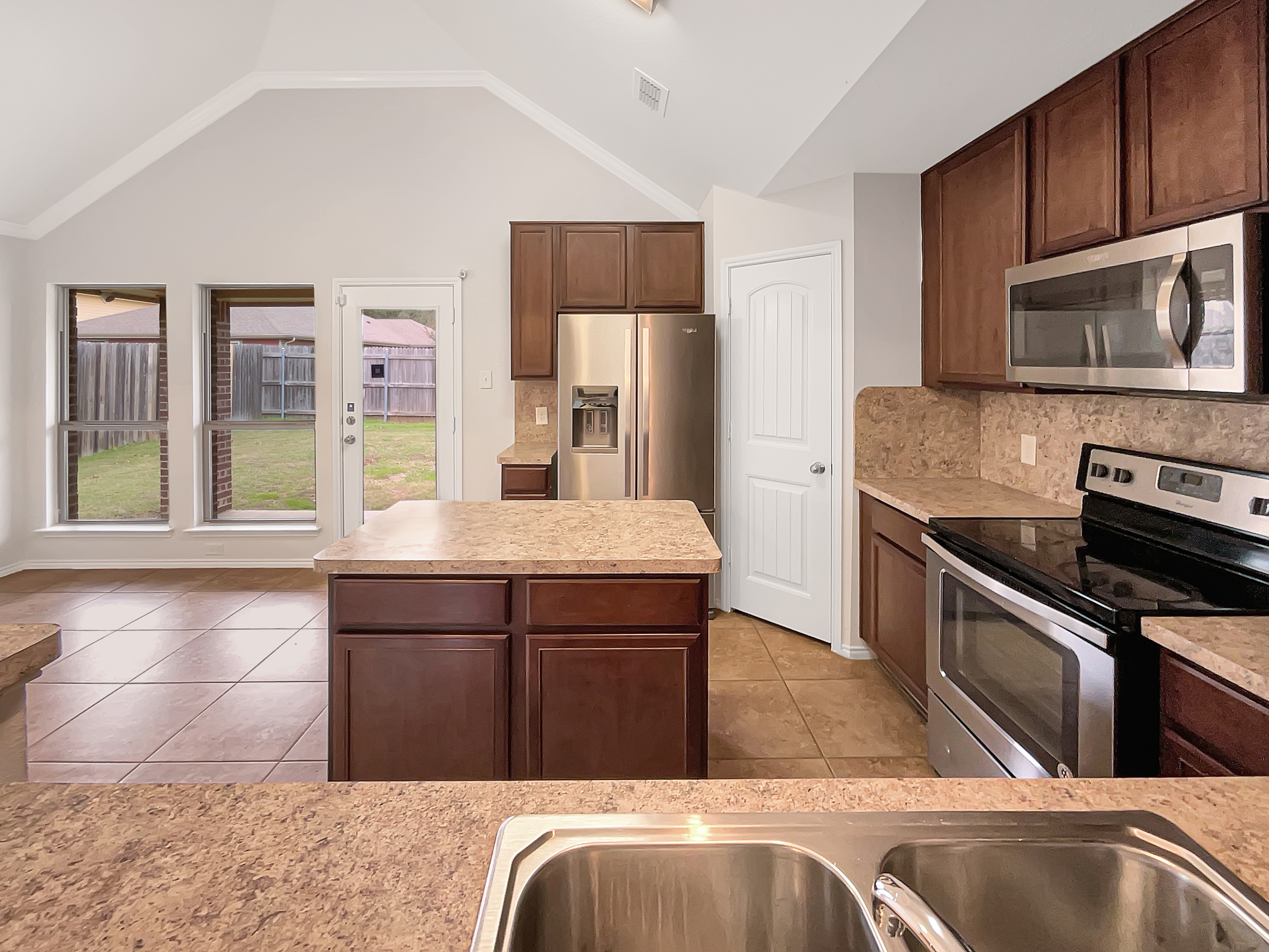 Photo 10 of 16 of 2206 Blue Bayou Dr, Dallas, TX