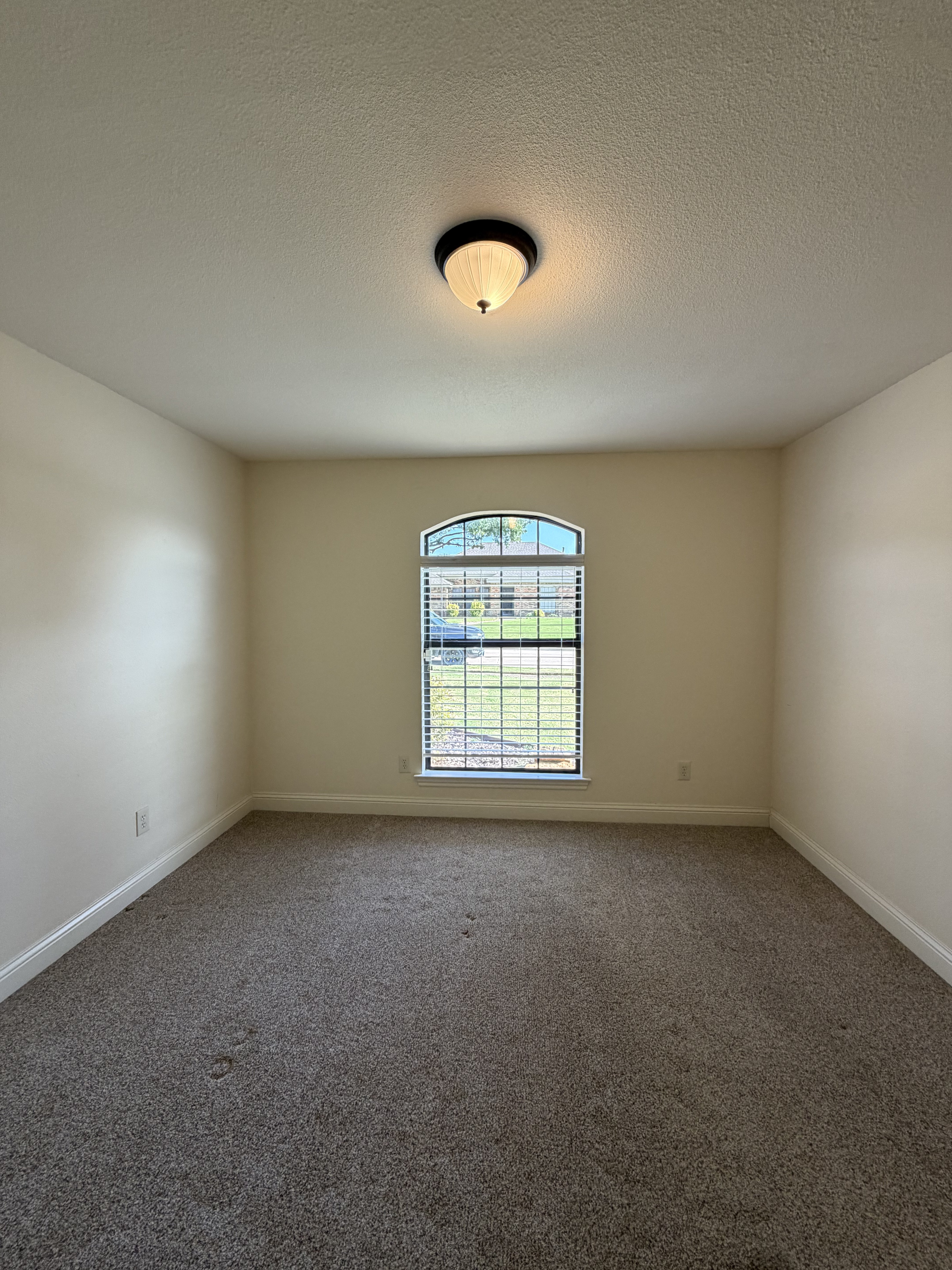 Photo 8 of 22 of 3032 Laguna Dr, Plano, TX