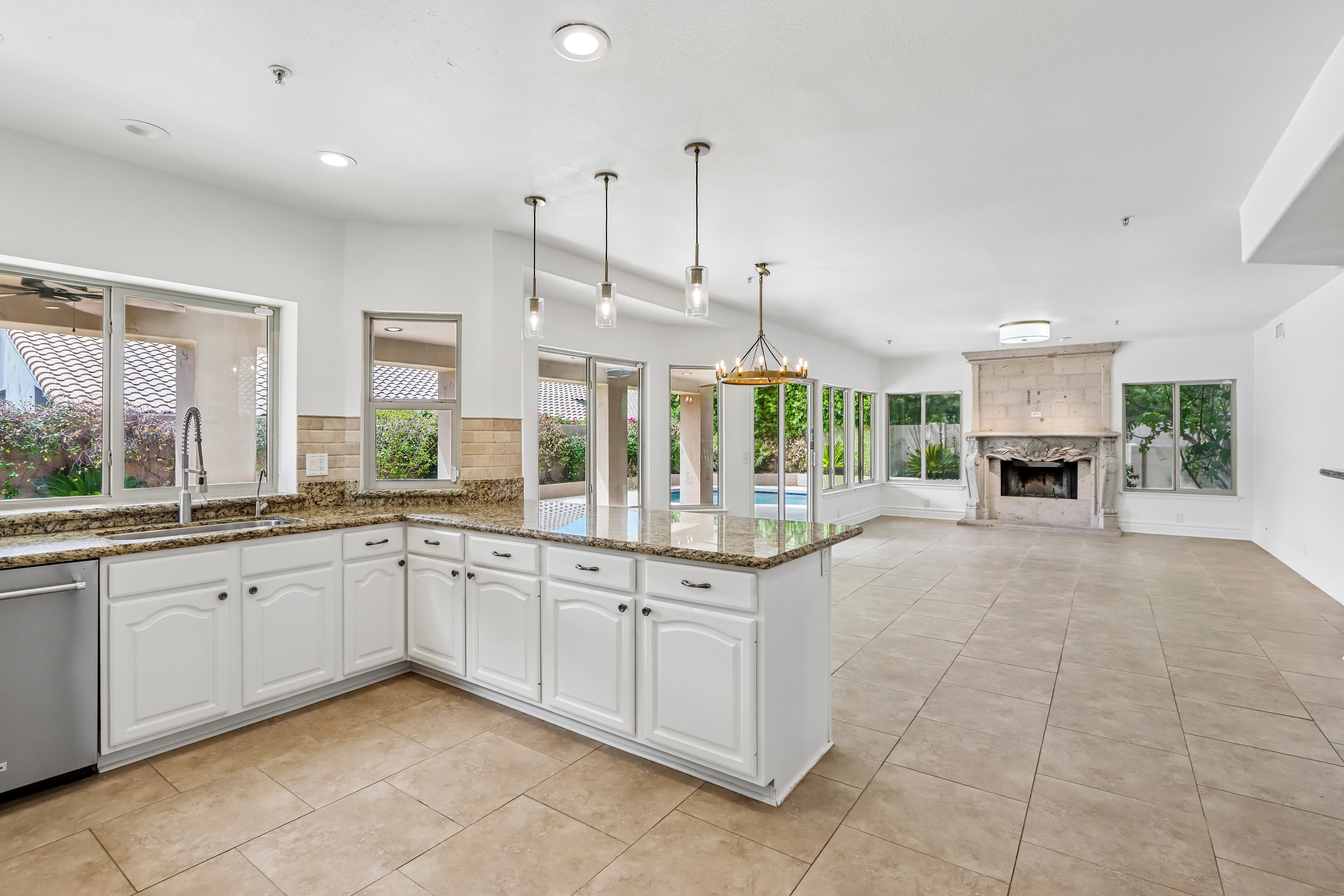 Photo 7 of 33 of 9153 E Palm Tree Dr, Scottsdale, AZ