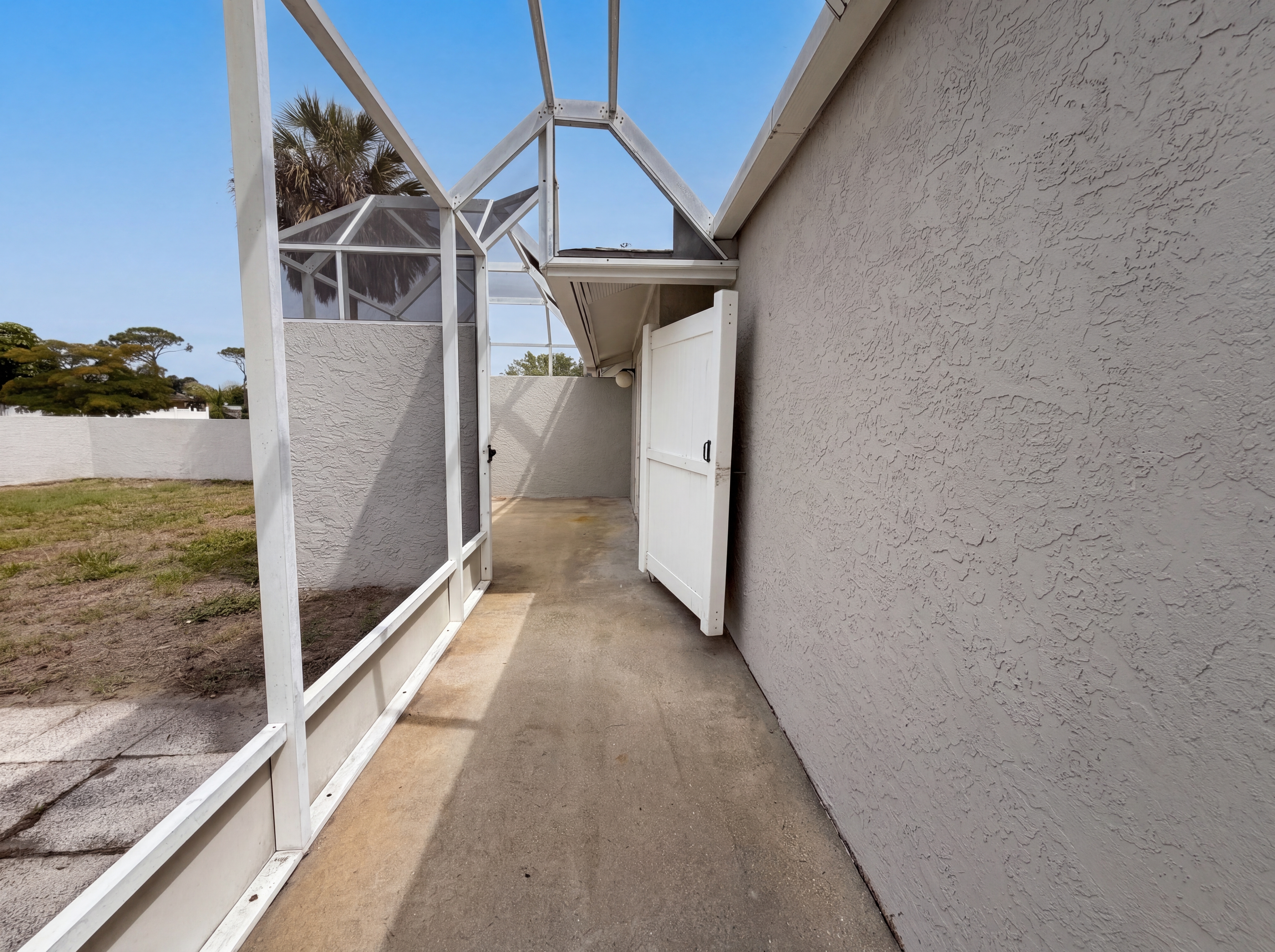 Photo 27 of 39 of 1301 Lucaya Ave, Venice, FL