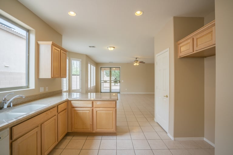 Photo 3 of 30 - 14226 Shaw Butte Dr N, Surprise, AZ 85379