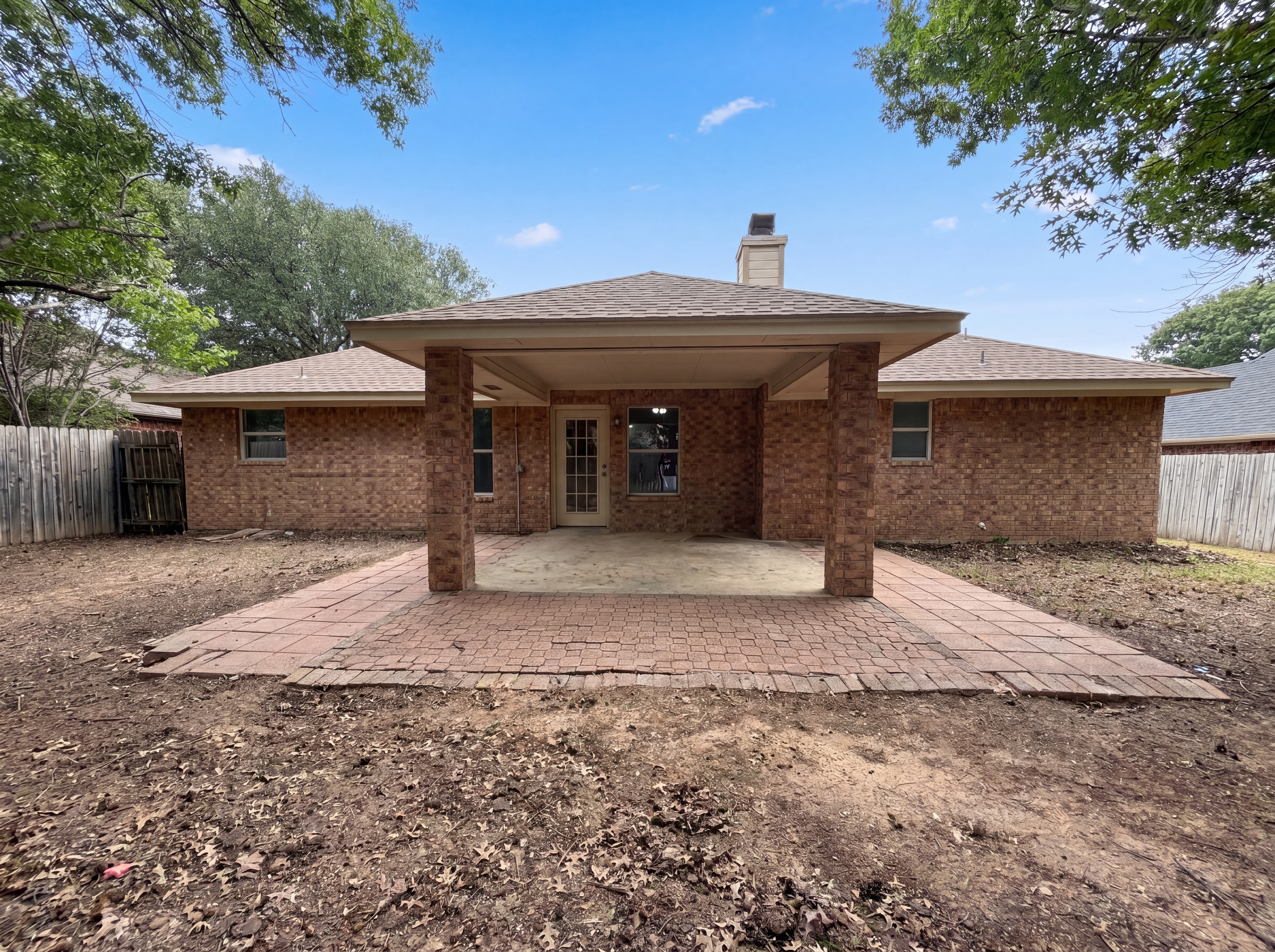 Photo 5 of 16 of 1233 Windy Meadows Dr, Burleson, TX