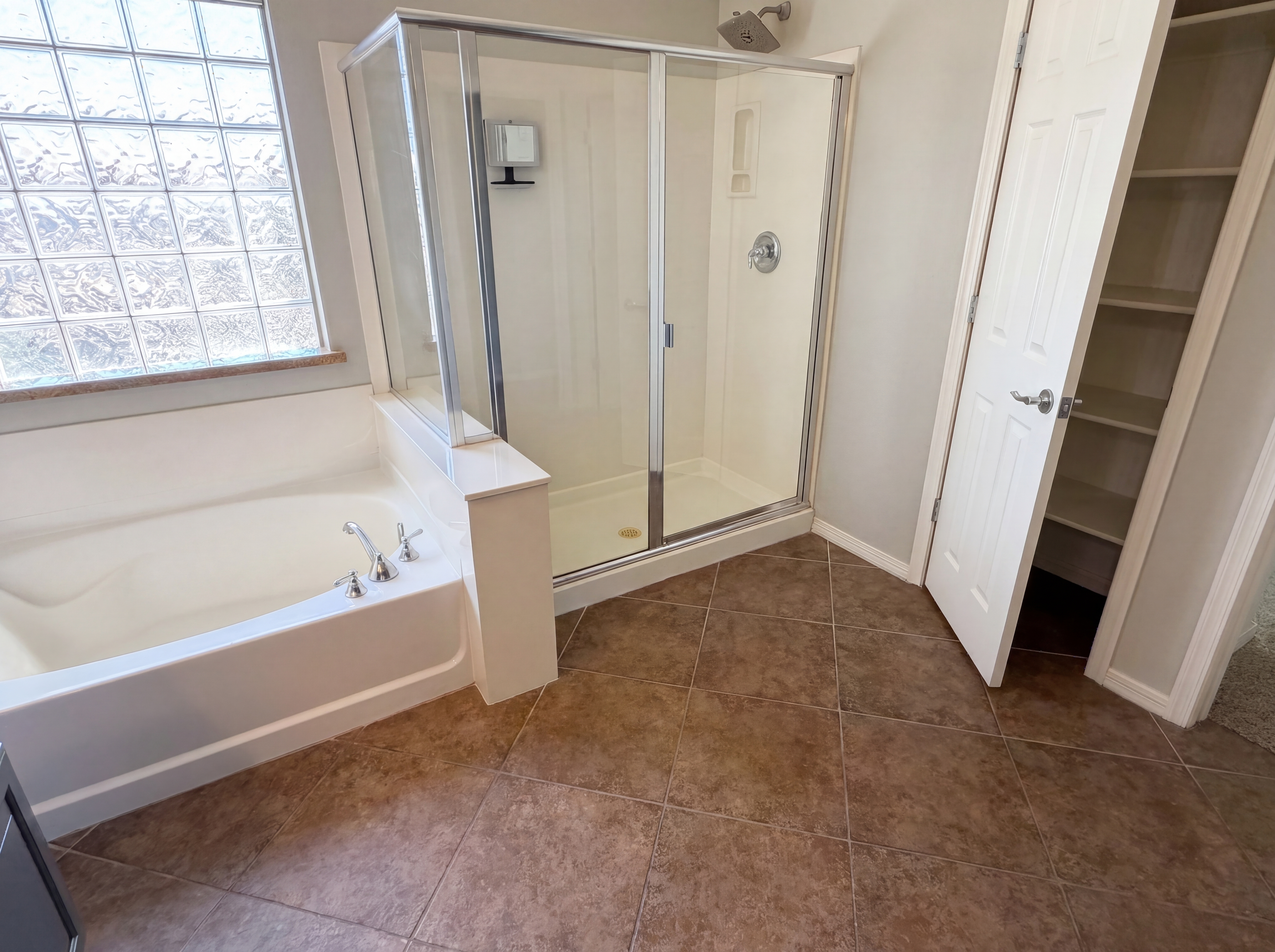 Photo 27 of 49 of 5509 W Rowel Rd, Phoenix, AZ