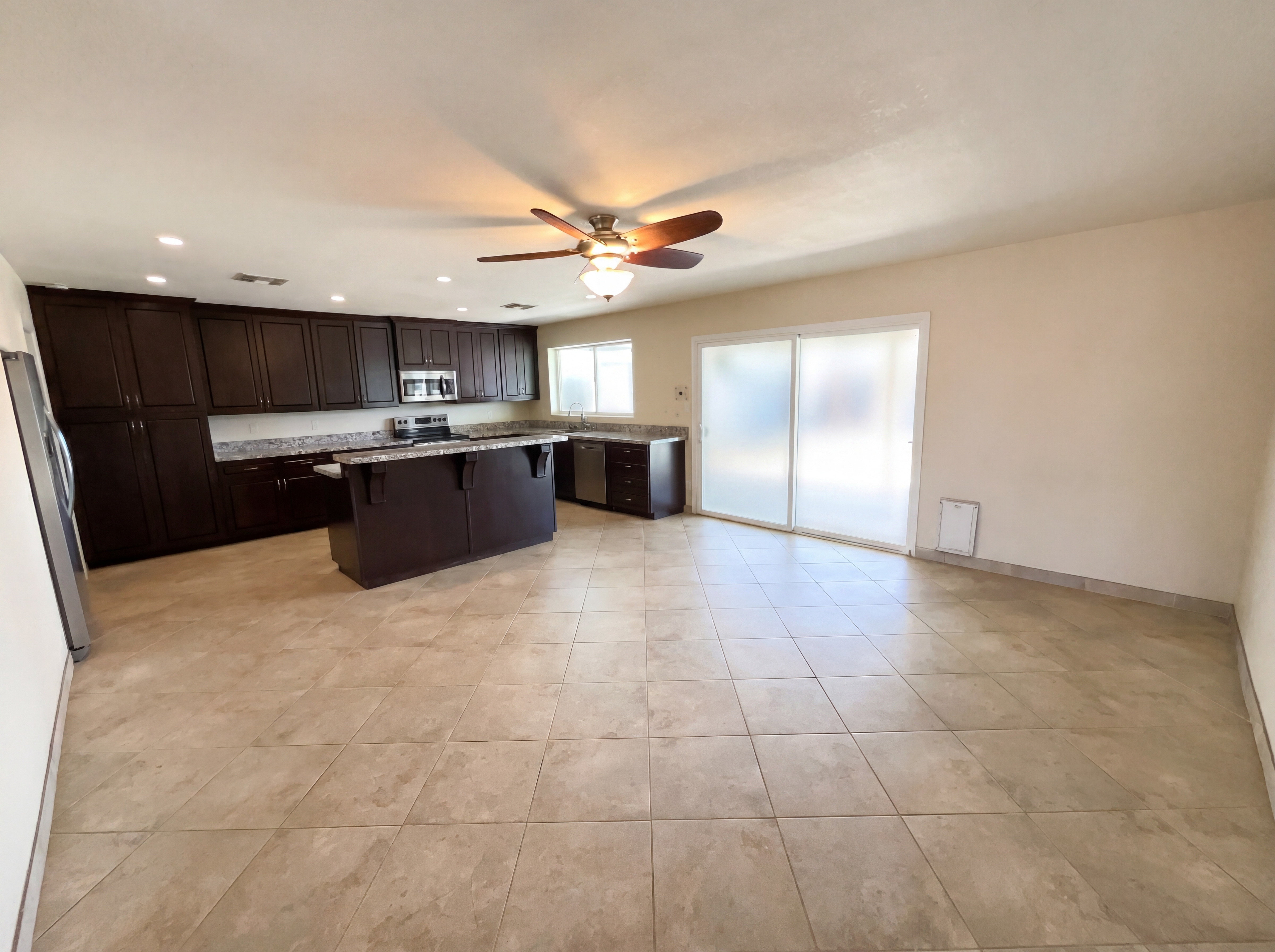 Photo 8 of 22 of 1359 S Almond Cir, Mesa, AZ