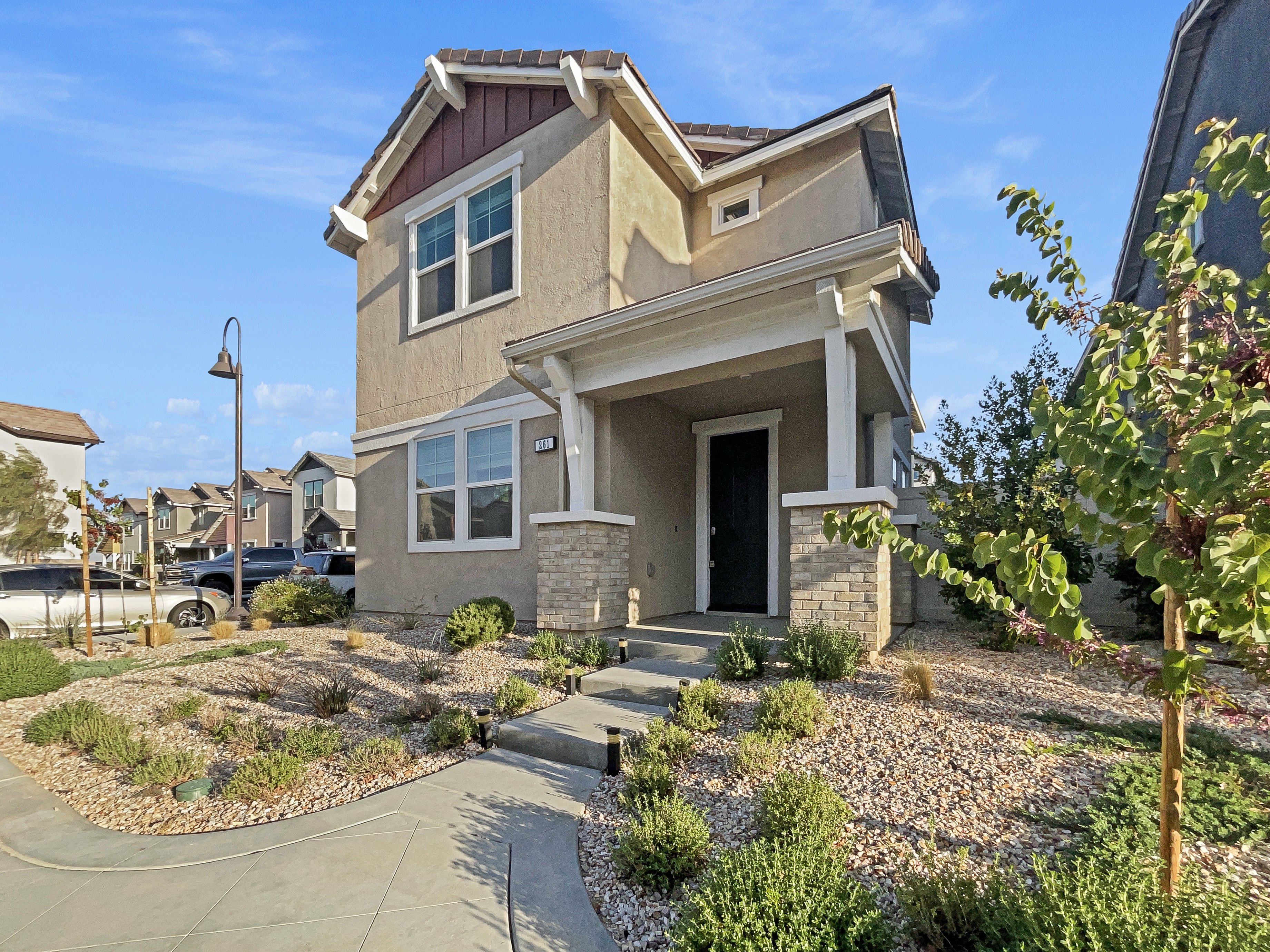 Photo 9 of 26 of 261 Galveston Ln, Palmdale, CA