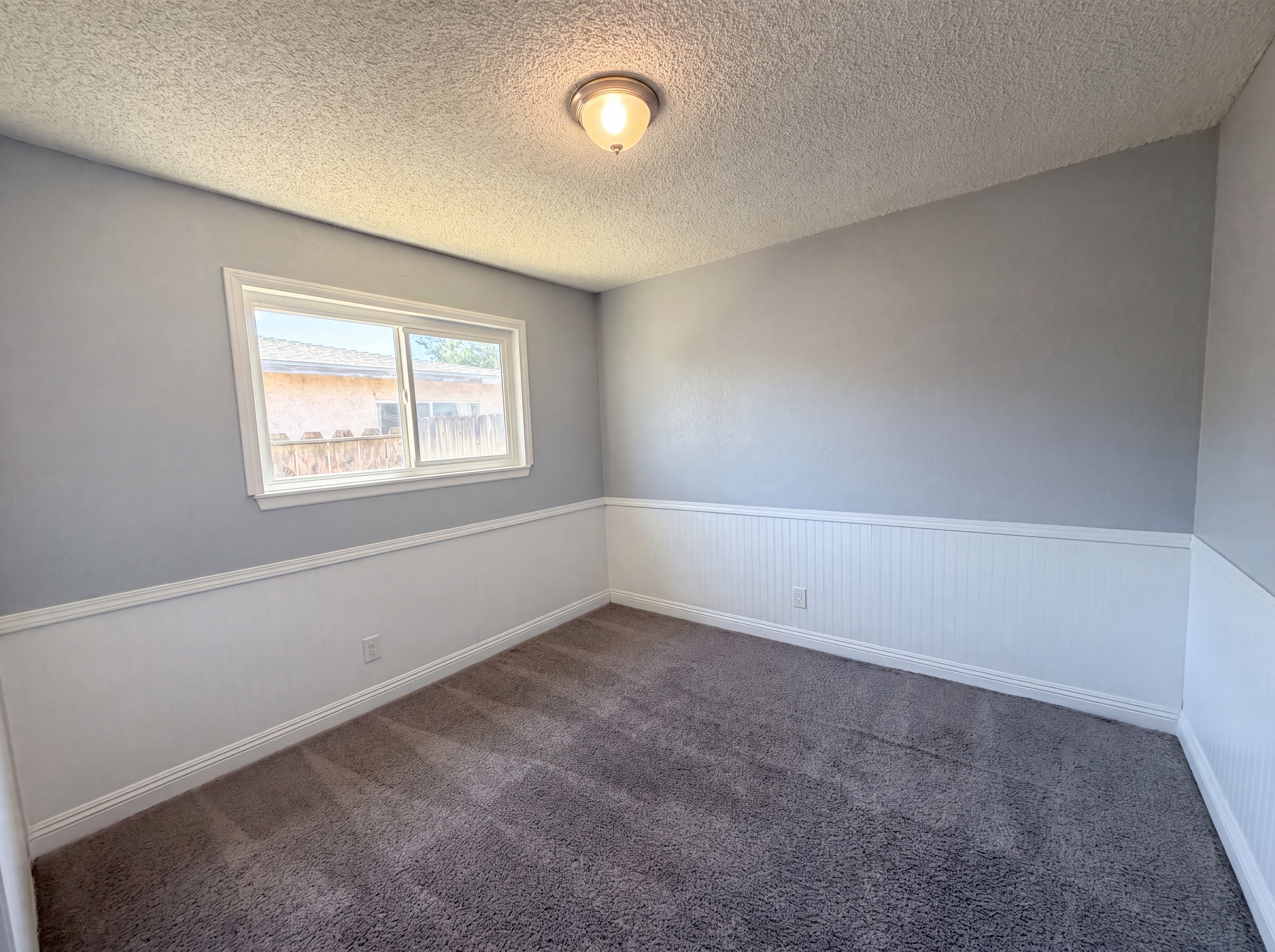 Photo 16 of 24 of 15929 La Verida Dr, Victorville, CA