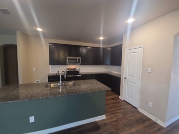 Photo 13 of 39 of 3001 Gilchrist Dr, Lorena, TX