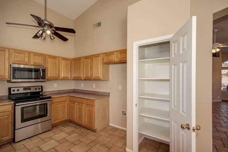 Photo 5 of 24 - 717 N Gregory Pl, Chandler, AZ 85226