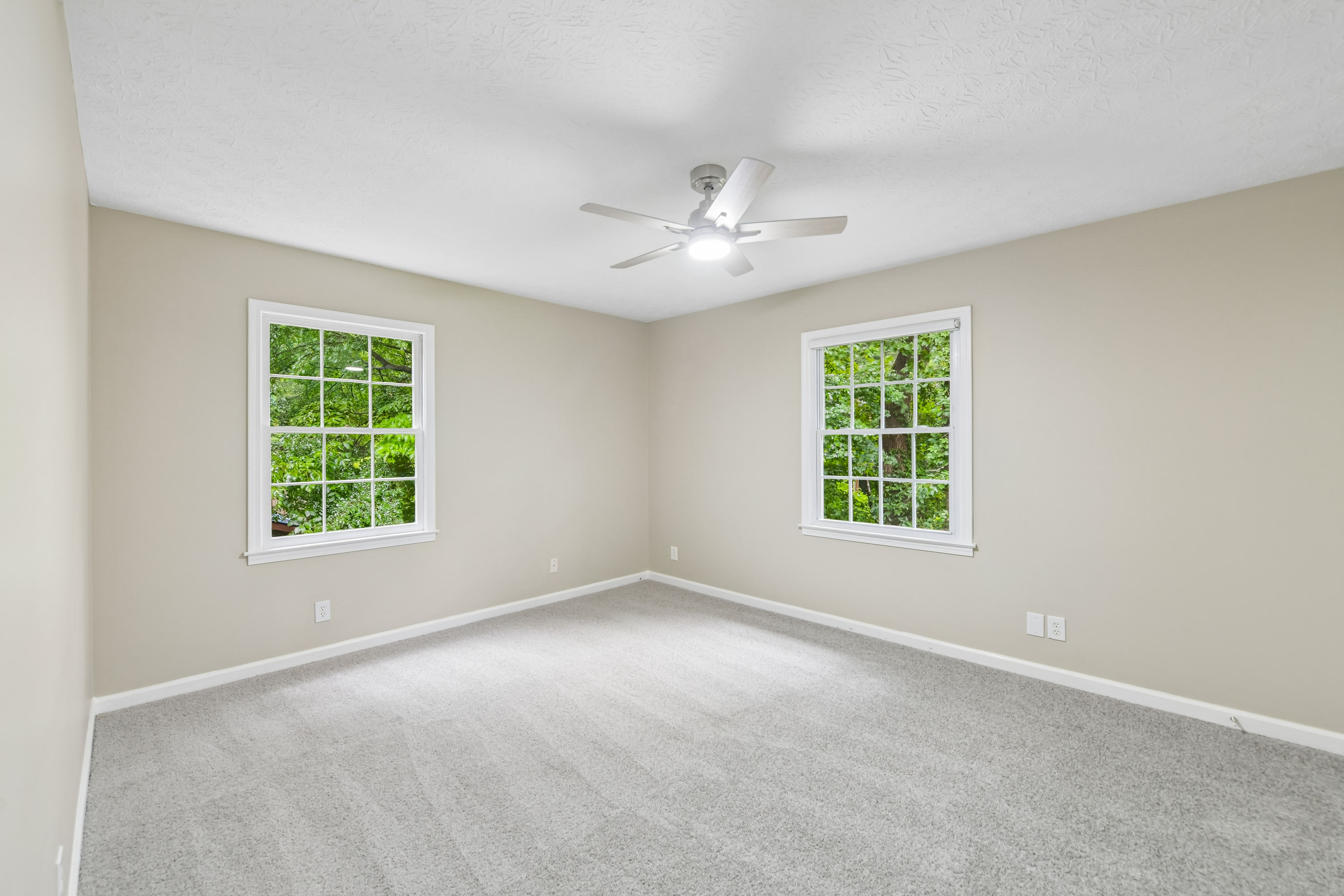 Photo 4 of 38 of 714 Continental Dr, Lawrenceville, GA