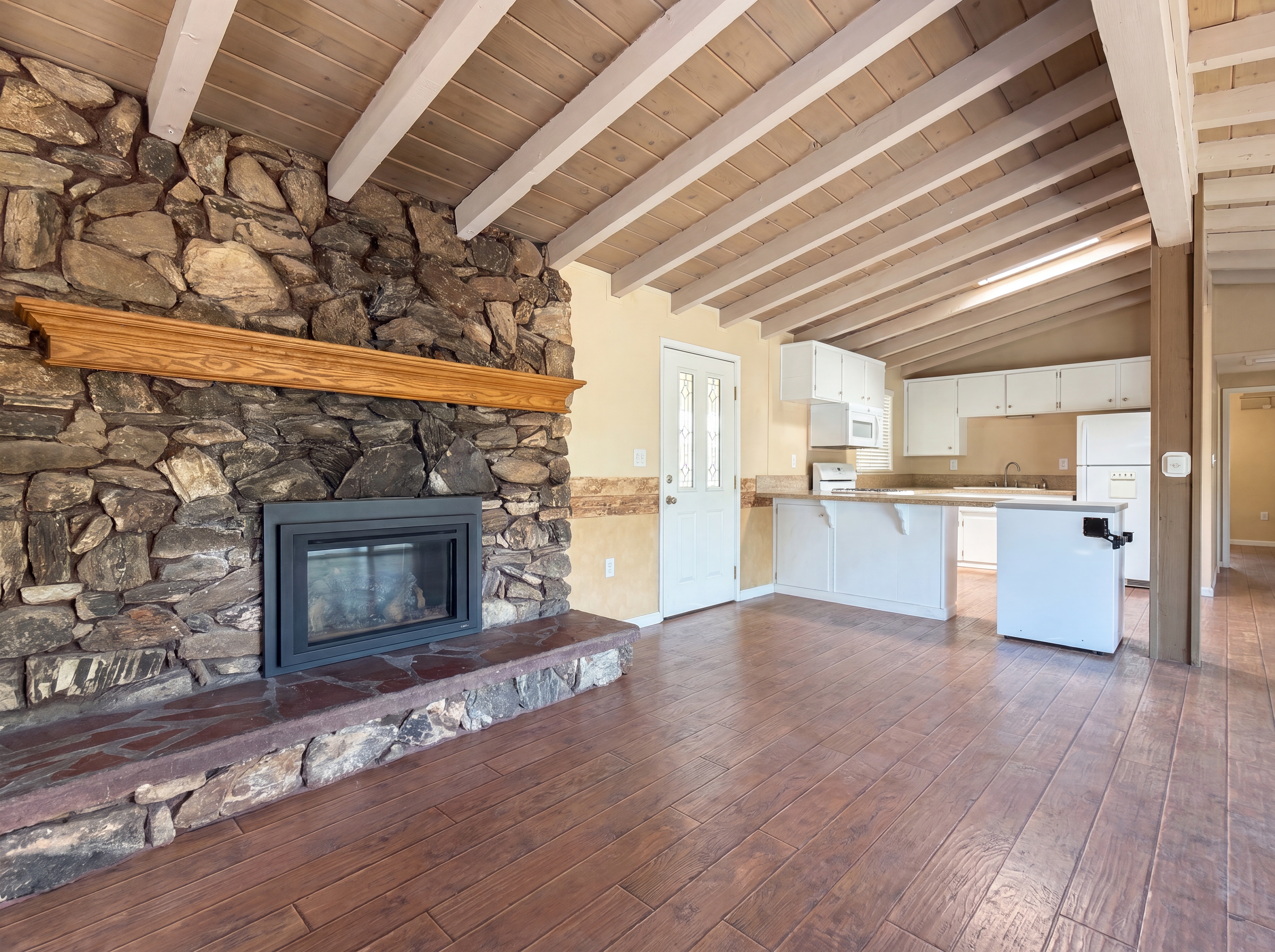 Photo 7 of 28 of 1145 Rivera Dr, Wrightwood, CA