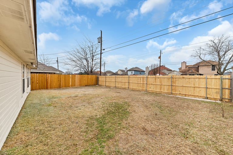 Photo 22 of 26 - 905 Sharp Dr, Cedar Hill, TX 75104