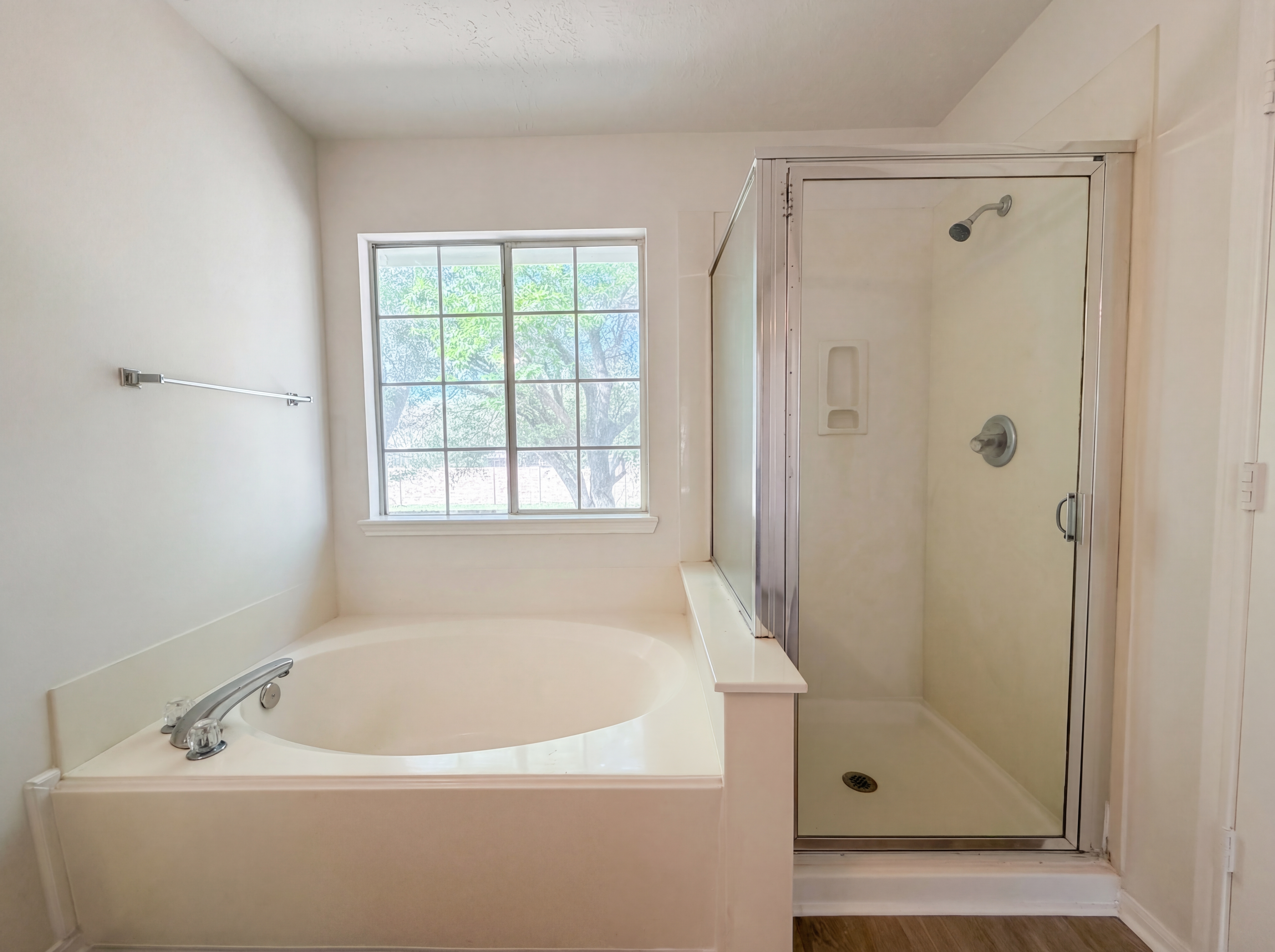 Photo 16 of 22 of 6831 Stratford Park Dr, Houston, TX