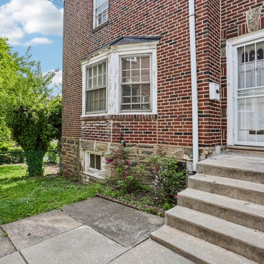 Property photo 1 of 727 Cypress St