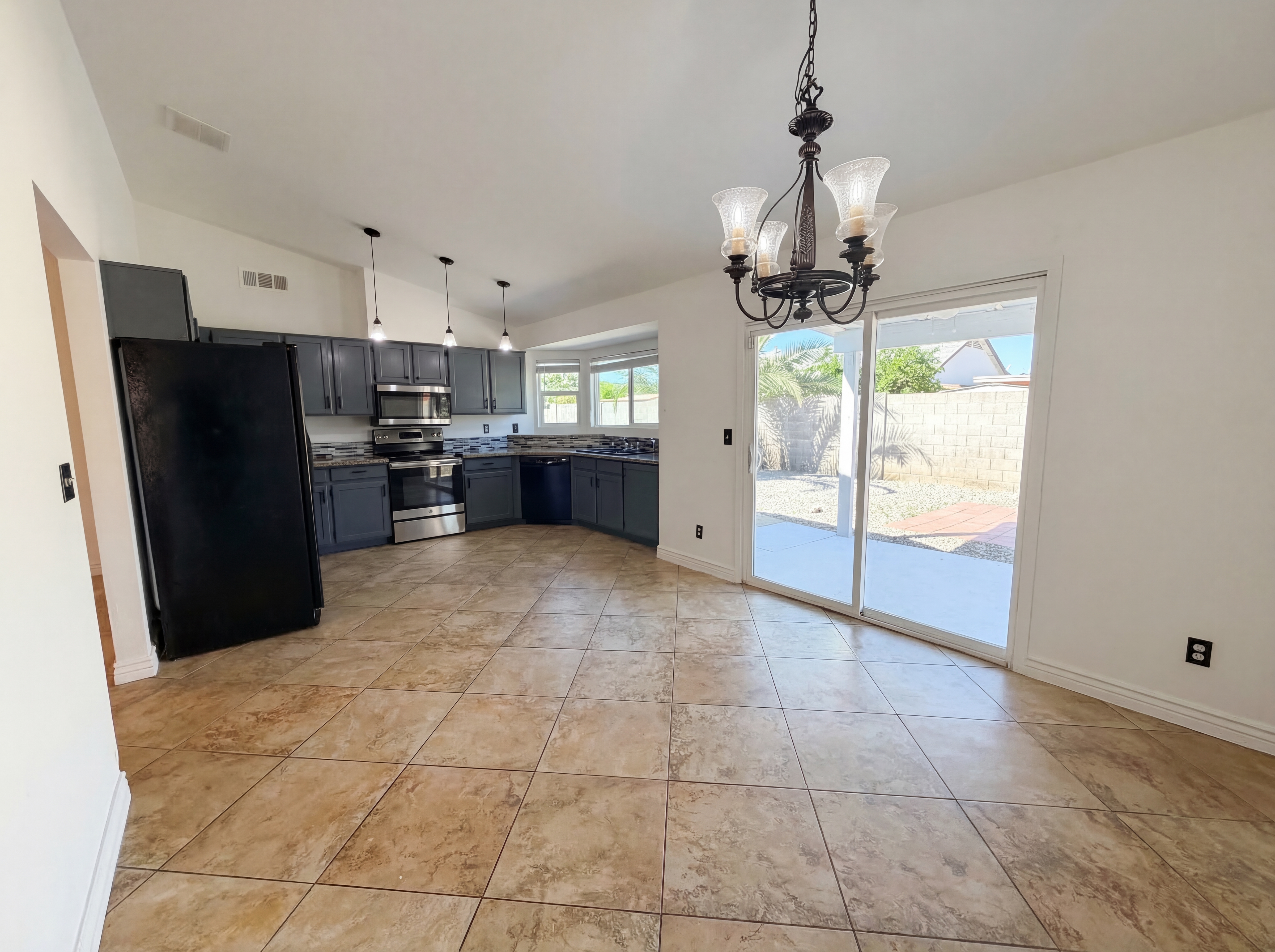 Photo 10 of 25 of 1802 N 89th Ave, Phoenix, AZ
