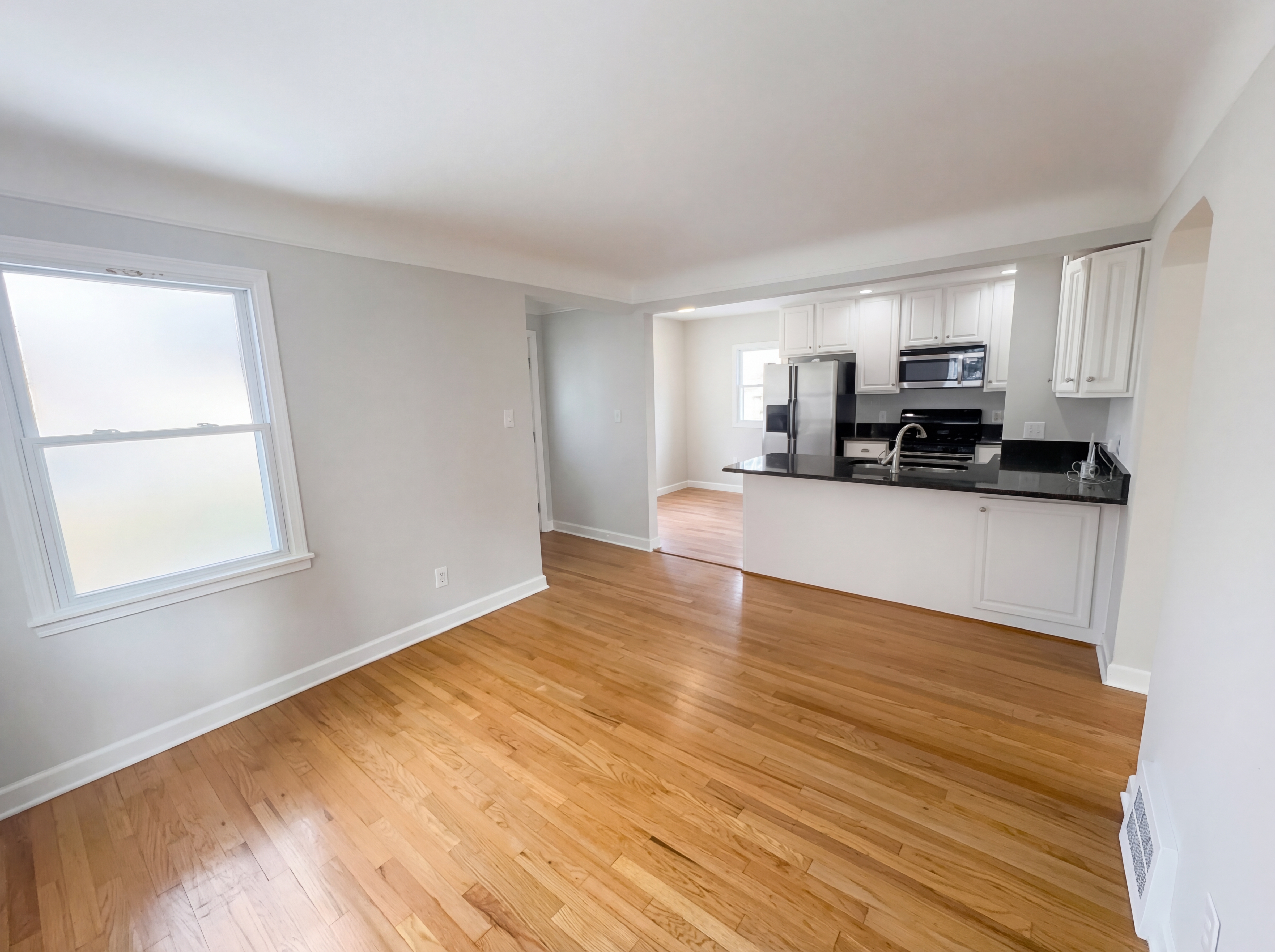 Photo 7 of 24 of 1824 E Hudson Ave, Royal Oak, MI