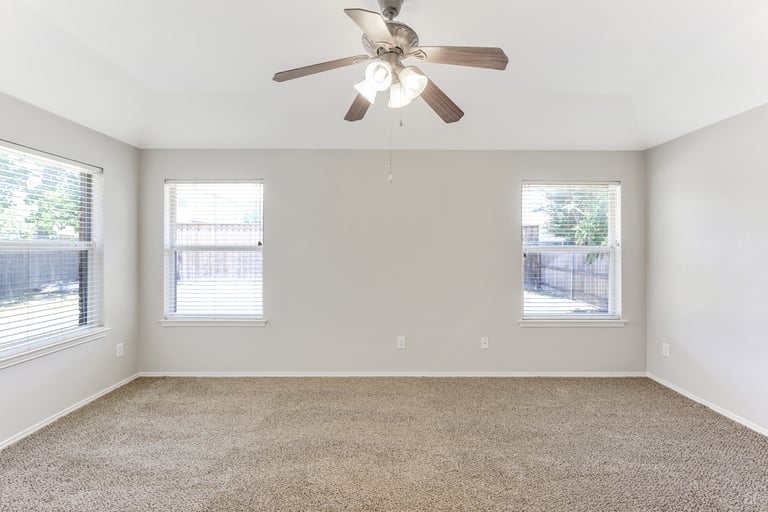 Photo 20 of 25 - 305 Millford Rd, Roanoke, TX 76262