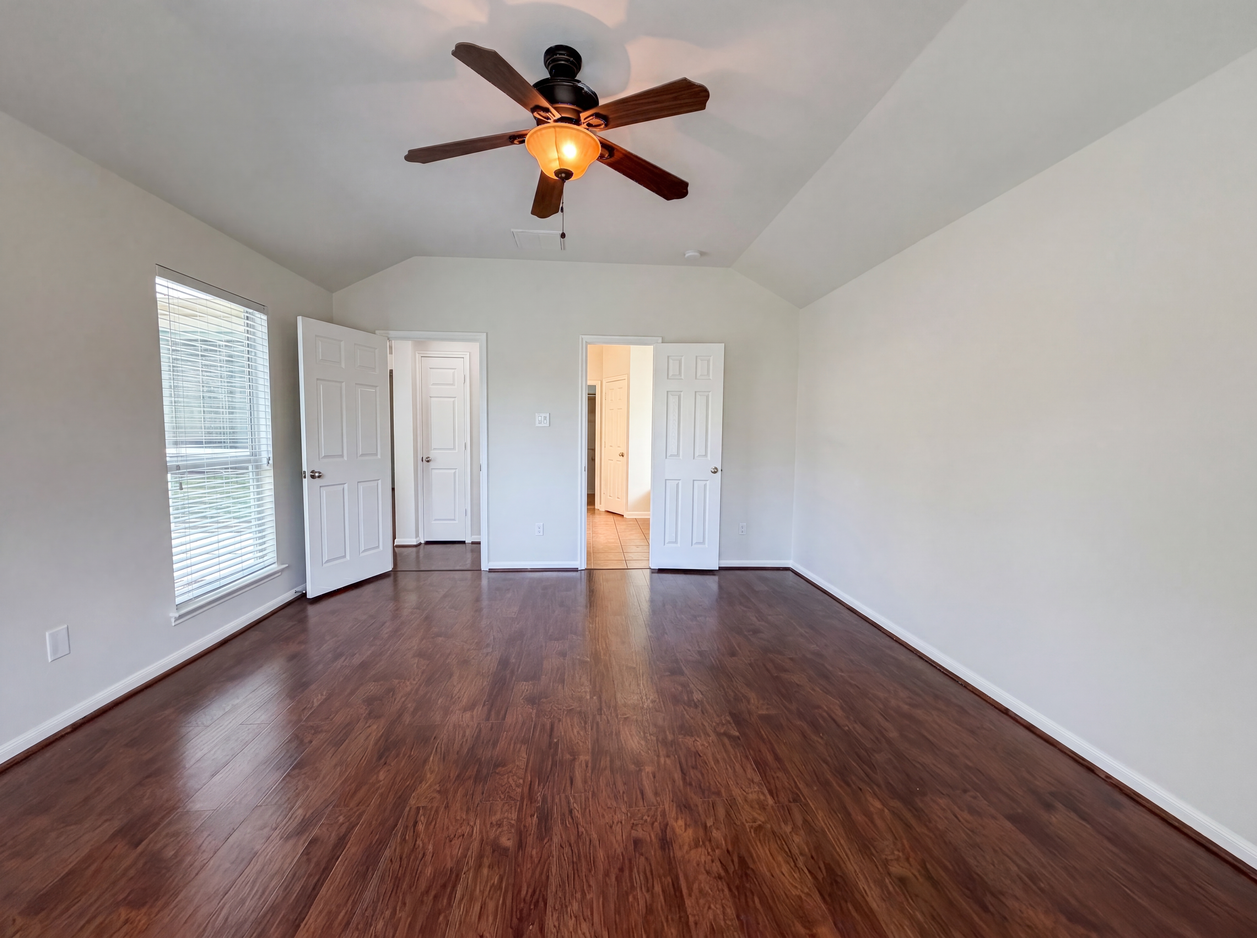 Photo 14 of 20 of 6843 Tammany Manor Ln, Spring, TX