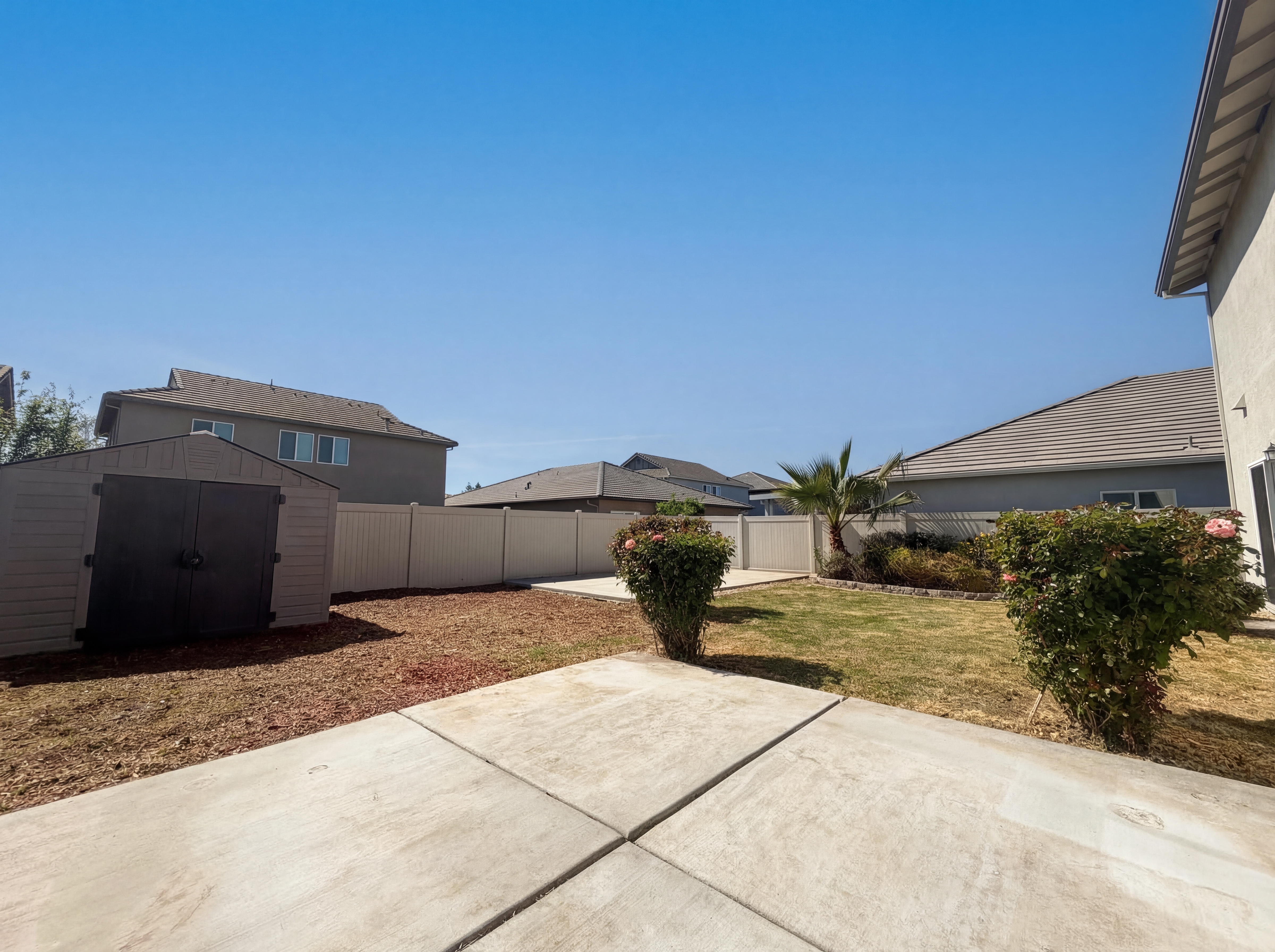Photo 13 of 46 of 1176 Willow Hill Ave, Sacramento, CA