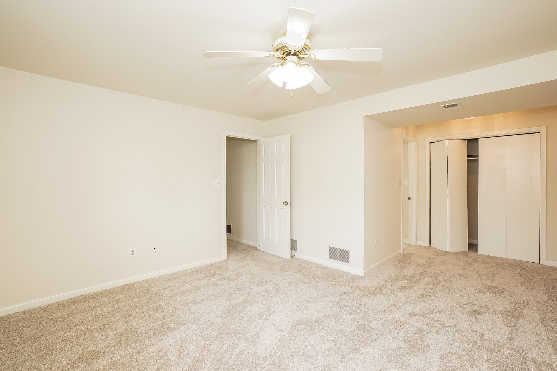 Photo 6 of 20 of 6743 Leland Ave, Hammond, IN