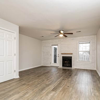 Property photo 3 of 903 Reserve Way