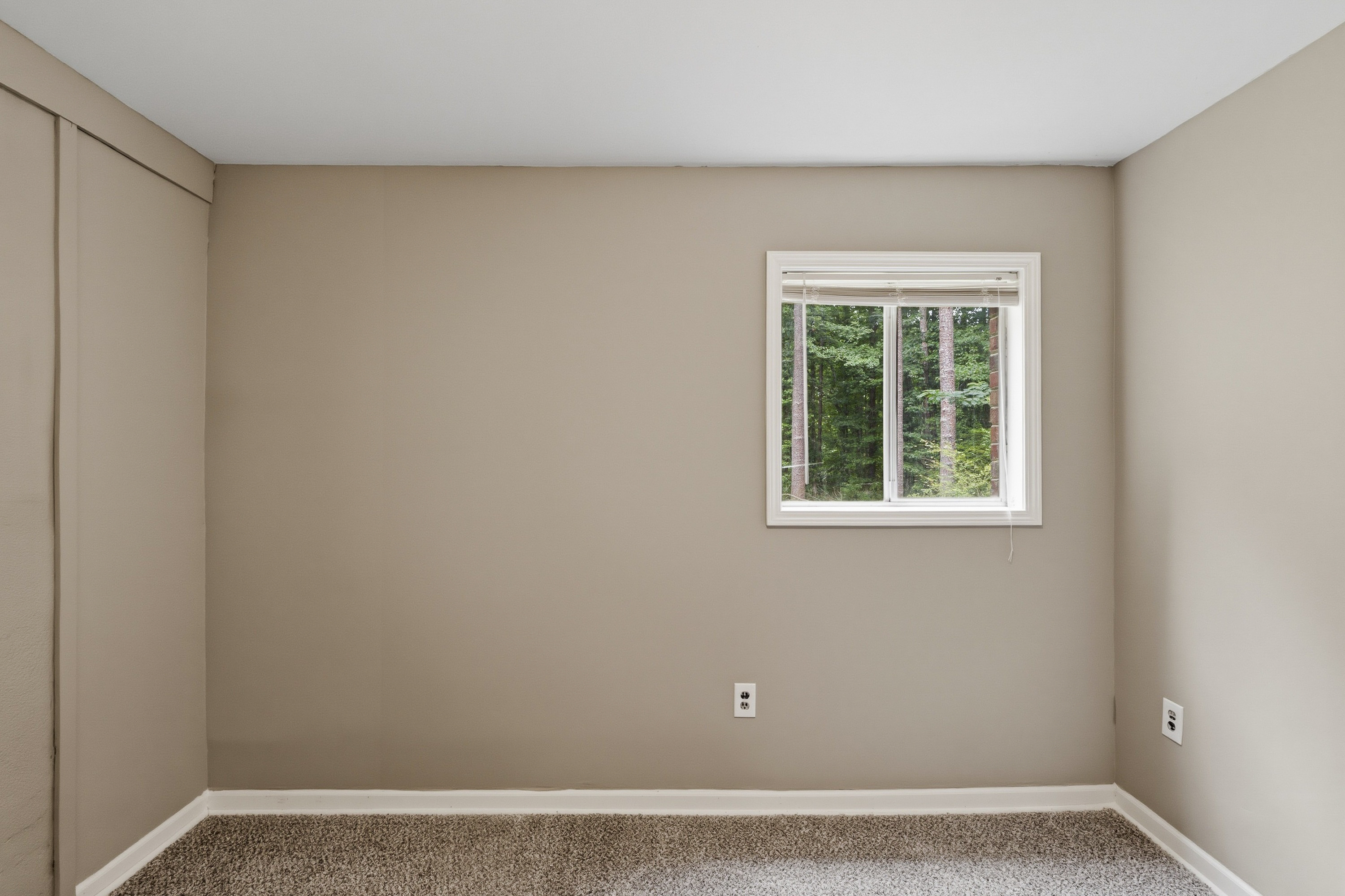 Photo 19 of 46 of 639 Cedrick Ln, Stone Mountain, GA