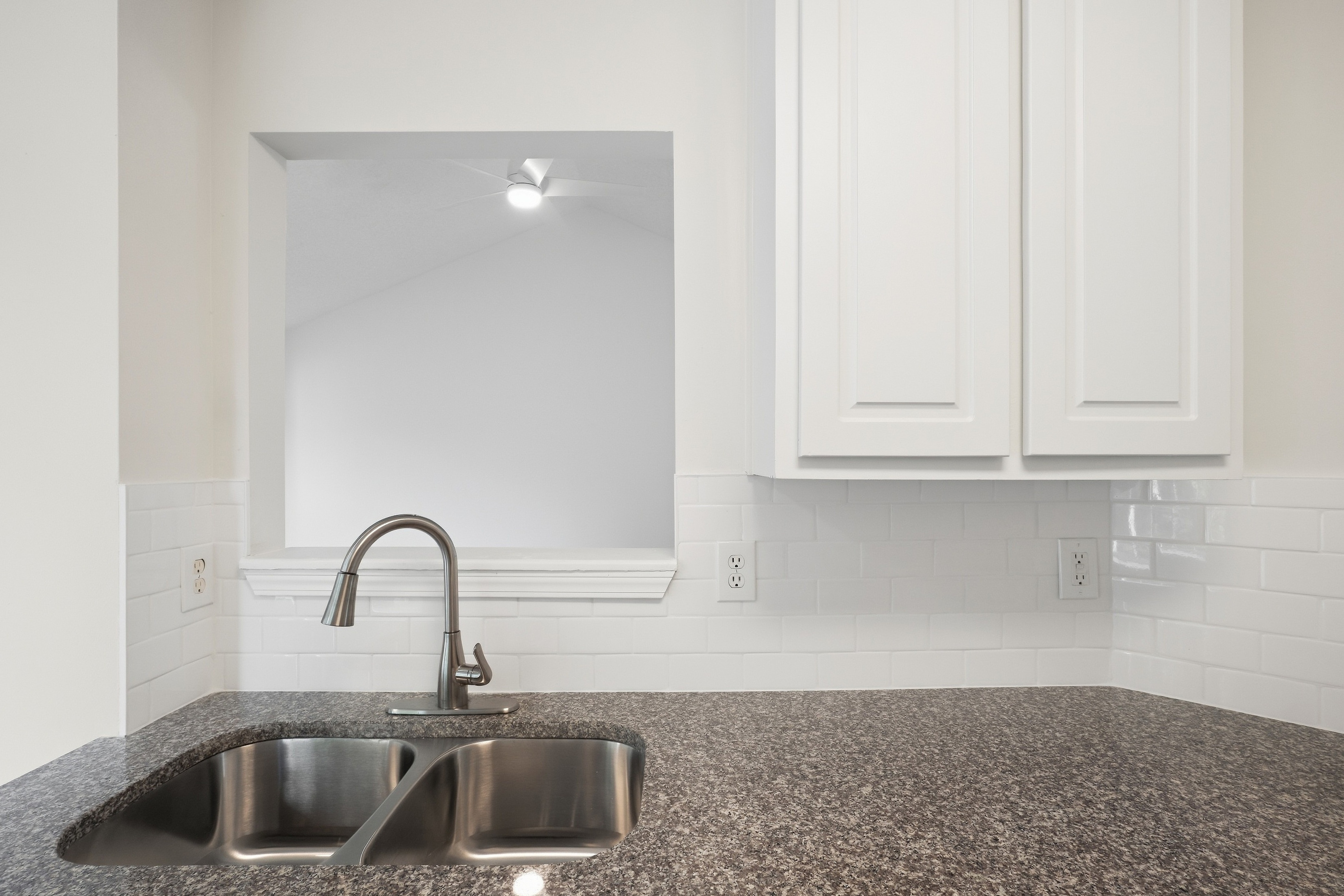 Photo 11 of 36 of 5129 Buchli Crest Ct, Lithonia, GA