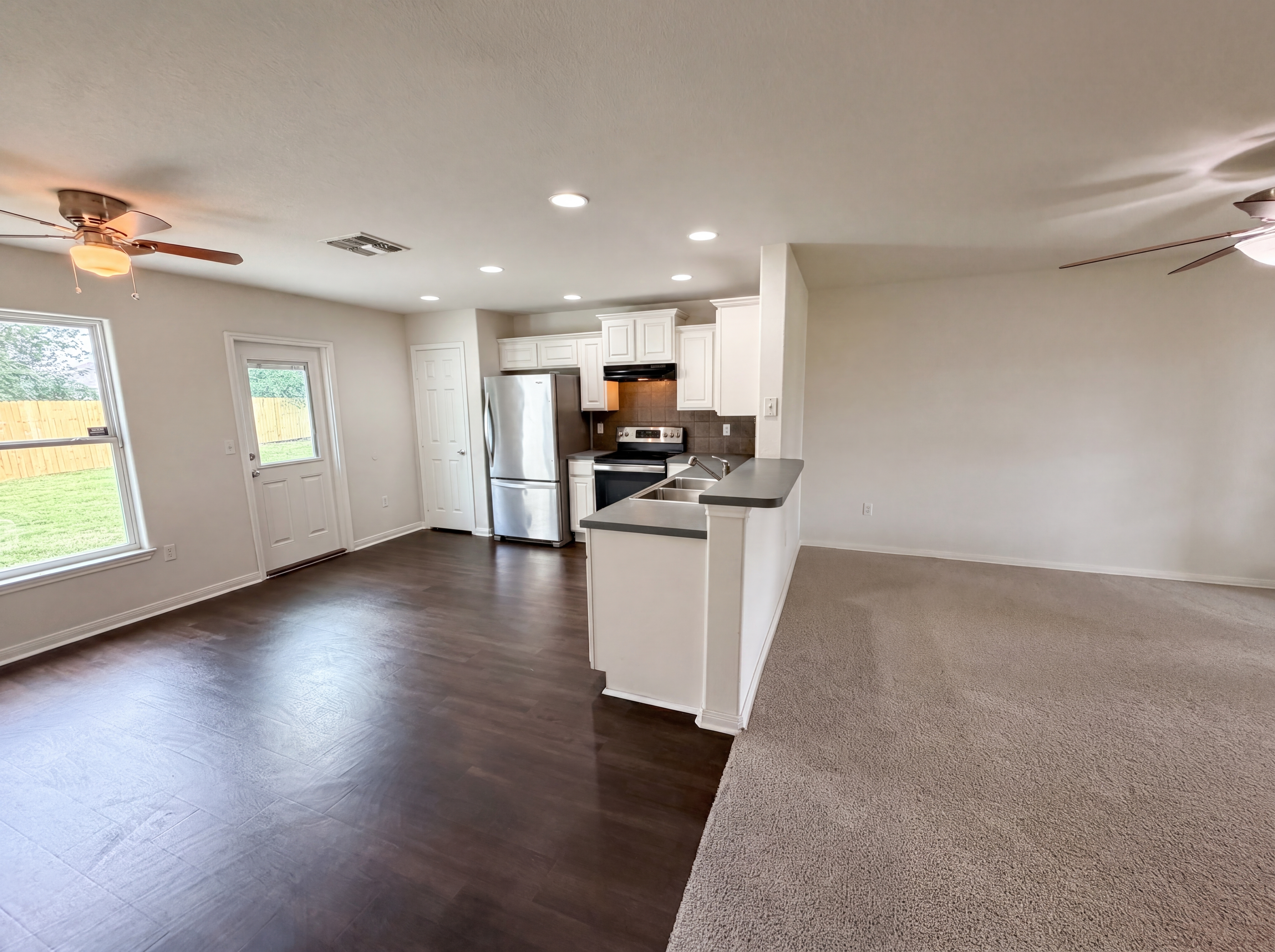Photo 9 of 16 of 1706 Barlow Trl, Corpus Christi, TX