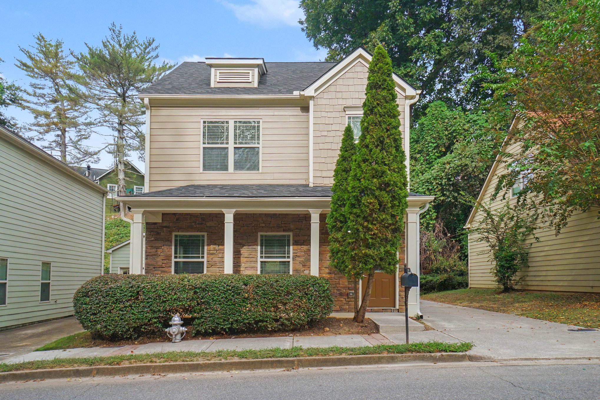 Photo 15 of 17 of 202 W Marietta St, Canton, GA